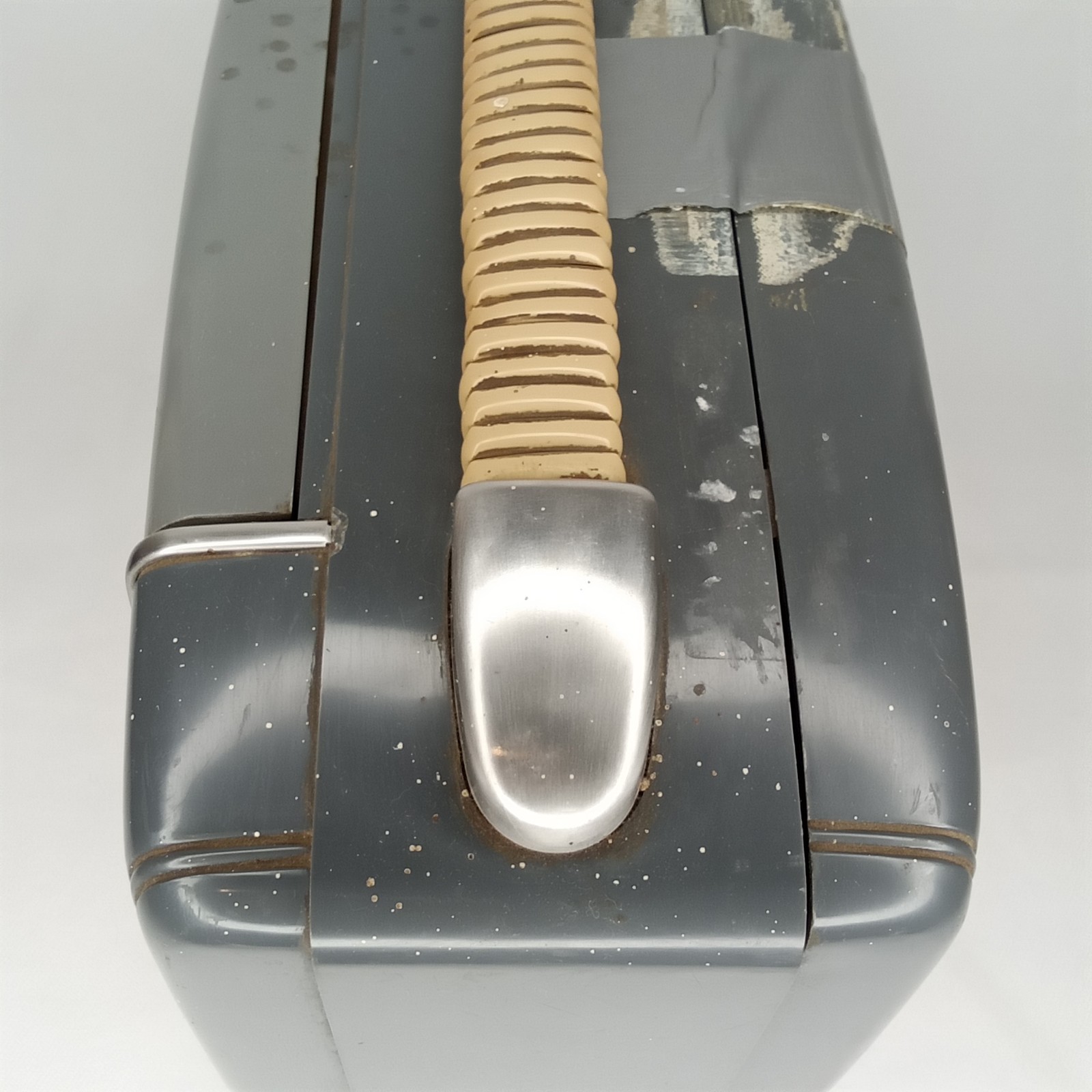 WWII Era Bakelite Portable AM Radio Zenith Tip-Top Holiday Gray 1940s