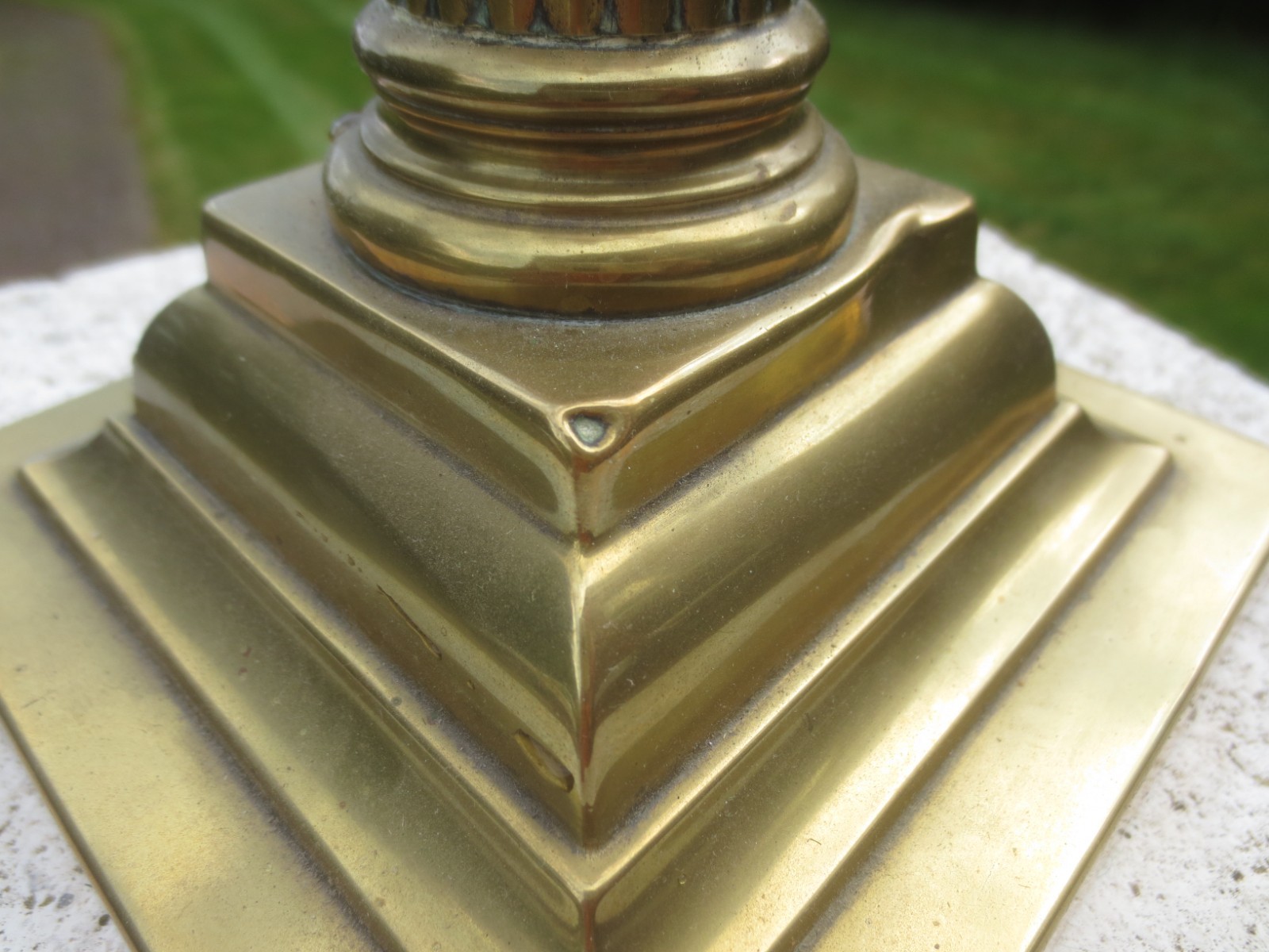 Antique Brass Corinthian Column Oil Lamp Brass 12" In Height