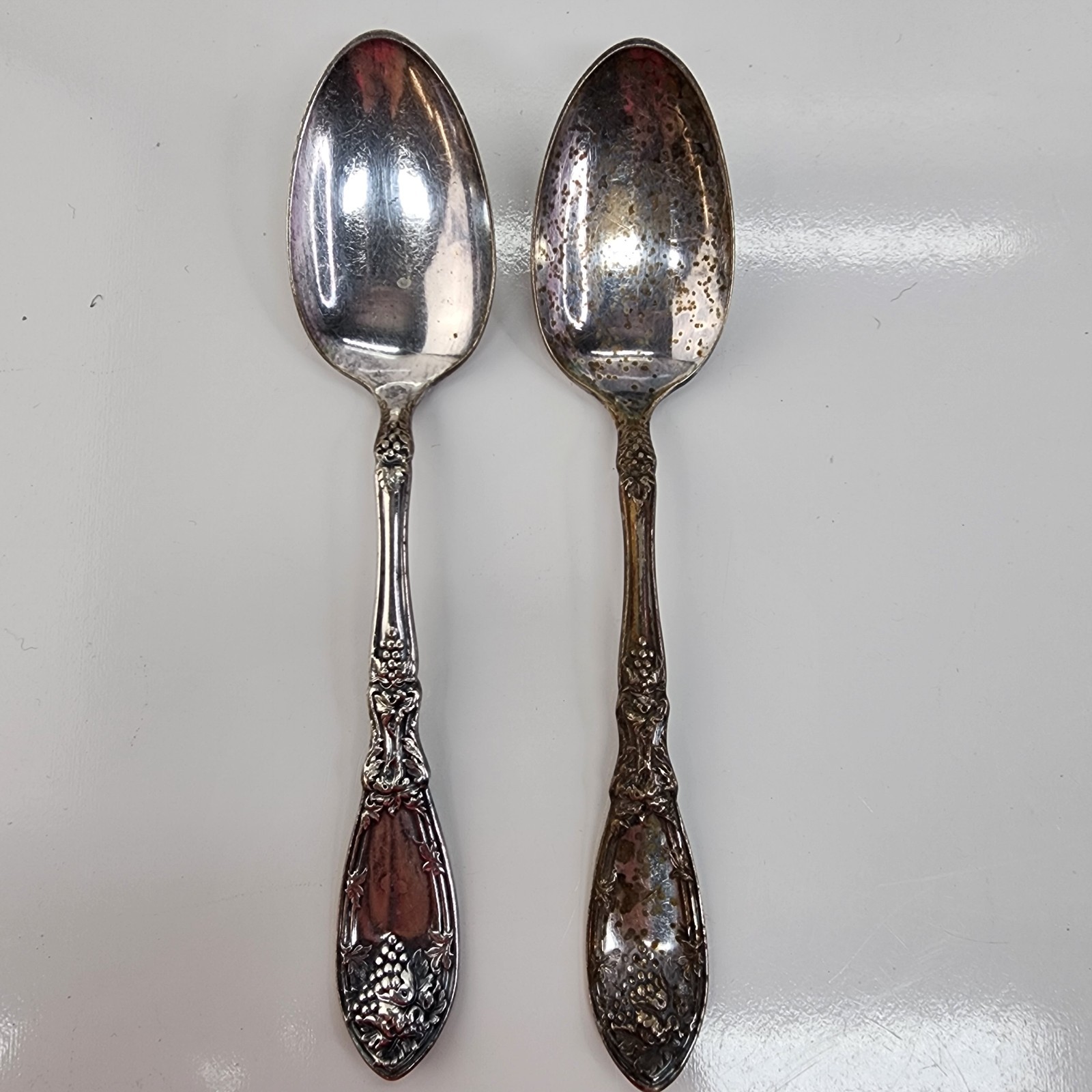 1881 Rogers A1 La Vigne Silverplate Oval Soup Spoons 2 Pc Grape Pattern READ