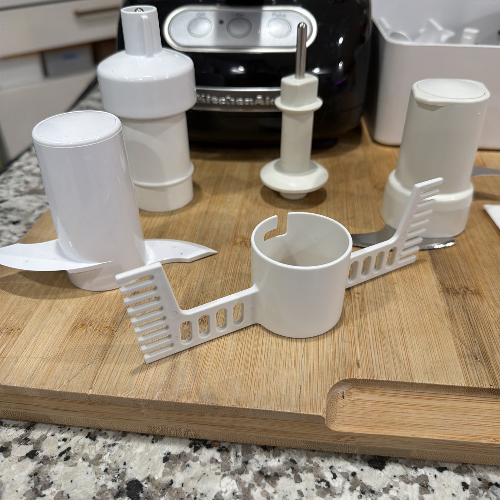 Kitchen Aid Food Processor Plus KitchenAid Attachments bundle Model KFP750OB1 *