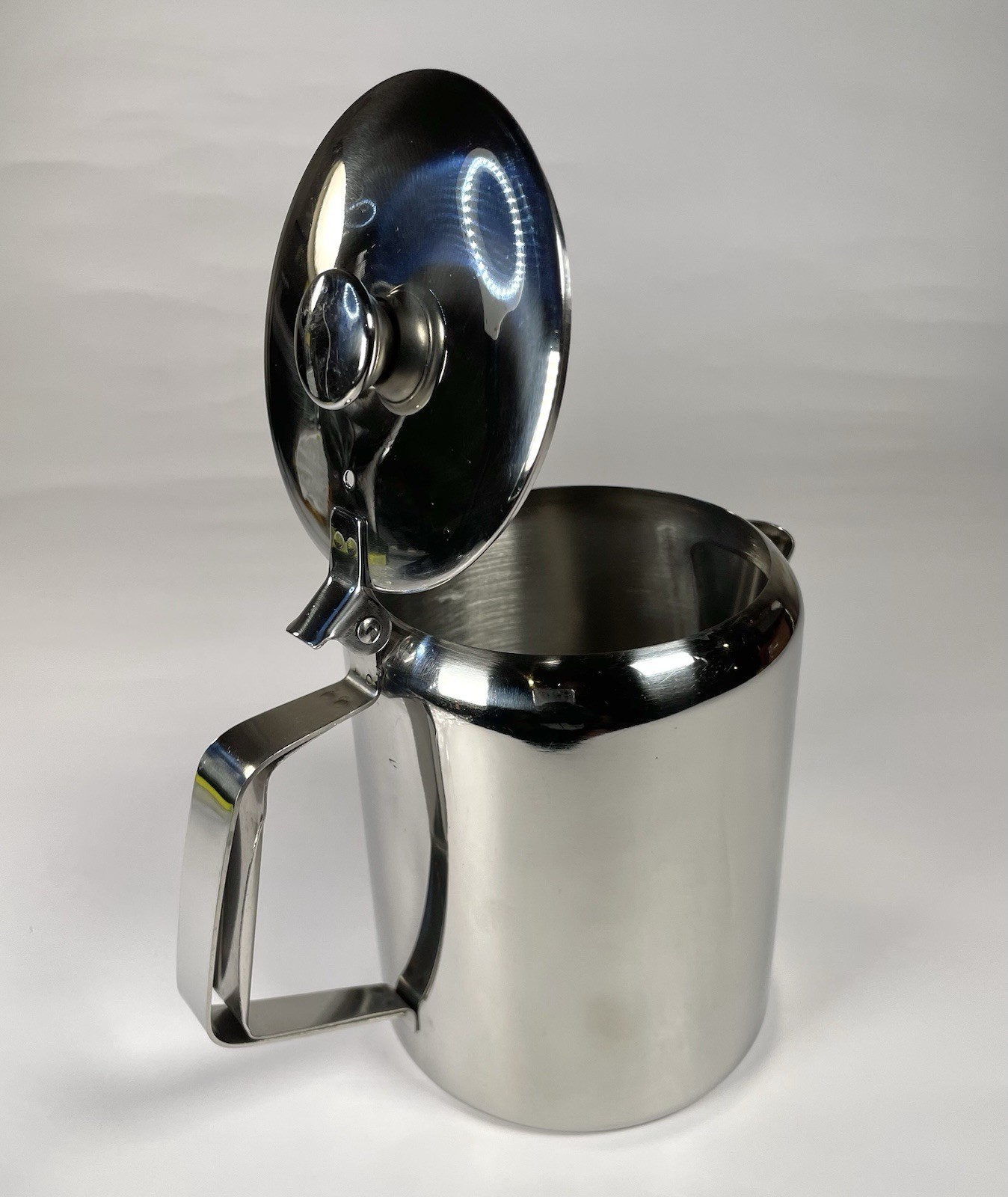 Winco W632 32 Oz Beverage Server Short Spout Hinged Top Stainless Steel QUALITY!