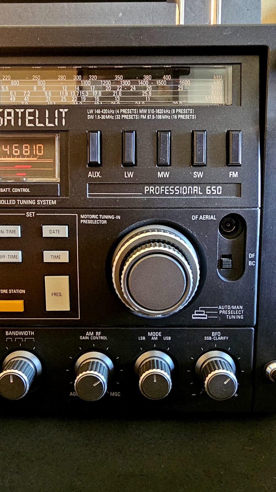 Grundig Satellit Professional 650 LW,MW,SW,FM