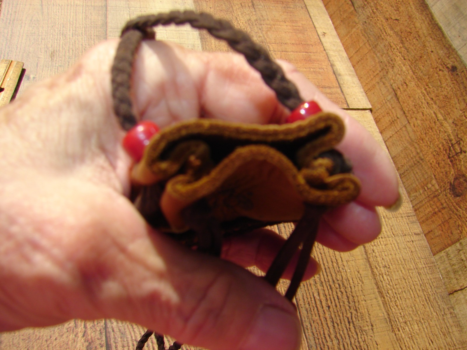 Native American Deerskin Medicine Bag, Wolf Paw Graphs Talisman, Drawstring, 3"