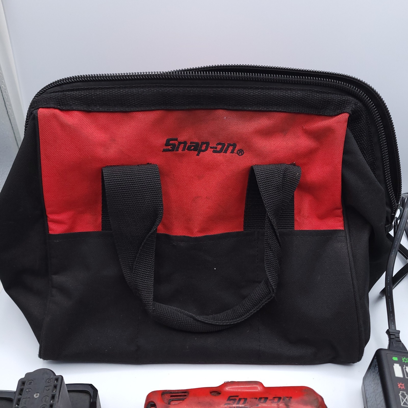 Snap-on Tools 3/8 Drive 14.4v Cordless Impact CT761A 2x Batteries & Charger