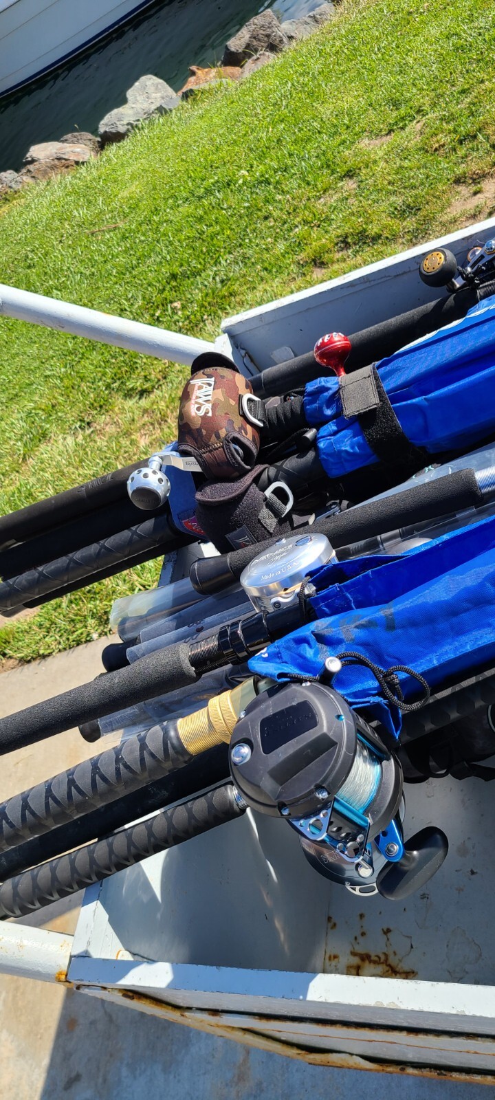 TWO 9' JAWS QUARTER CUT DESIGN TRAVELING ROD COVER FOR OFFSHORE B GAME ROD BLUE