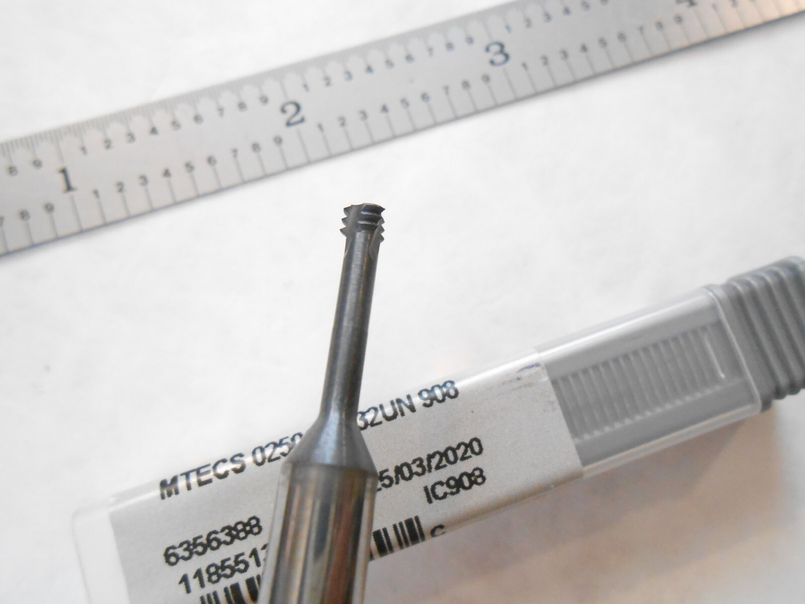 NEW ISCAR MTECS 0250C59 32UN IC908 SOLID CARBIDE #10-32 3FL. HELICAL THREAD MILL