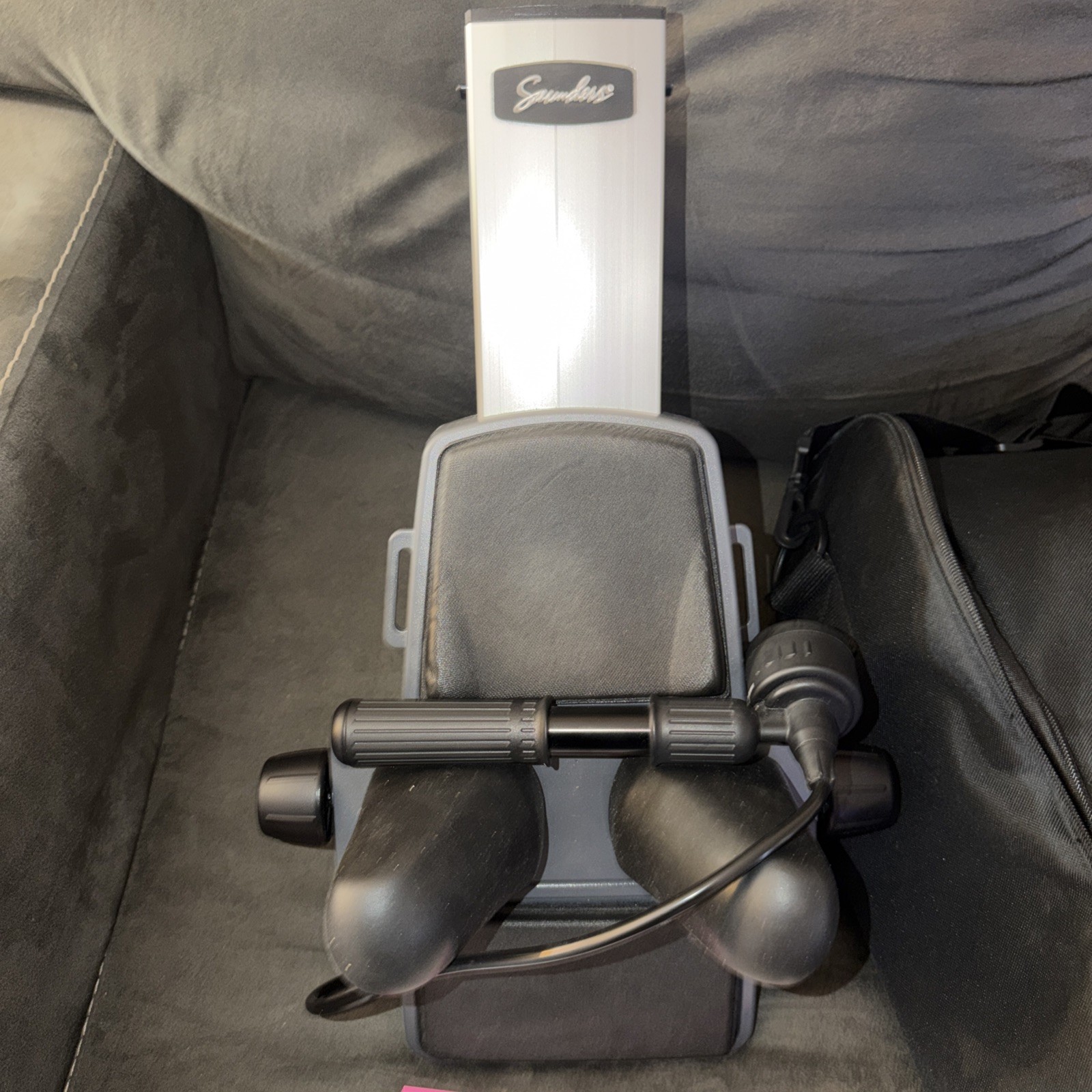 Saunder Cervical Traction Home Trac Neck Device Deluxe Carrying Bag with Pump