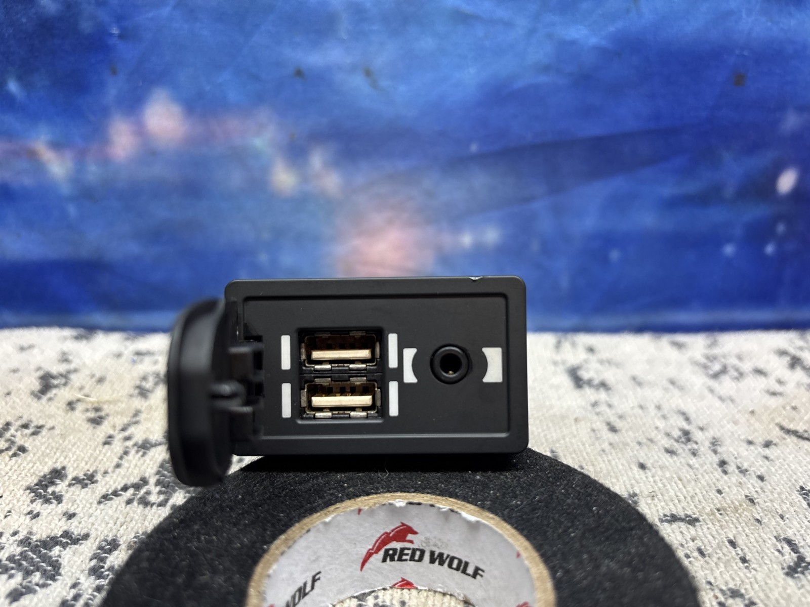 2014-2020 LEXUS IS200T IS350 AUXILIARY AUX USB ADAPTER PORT OEM 86190-53051