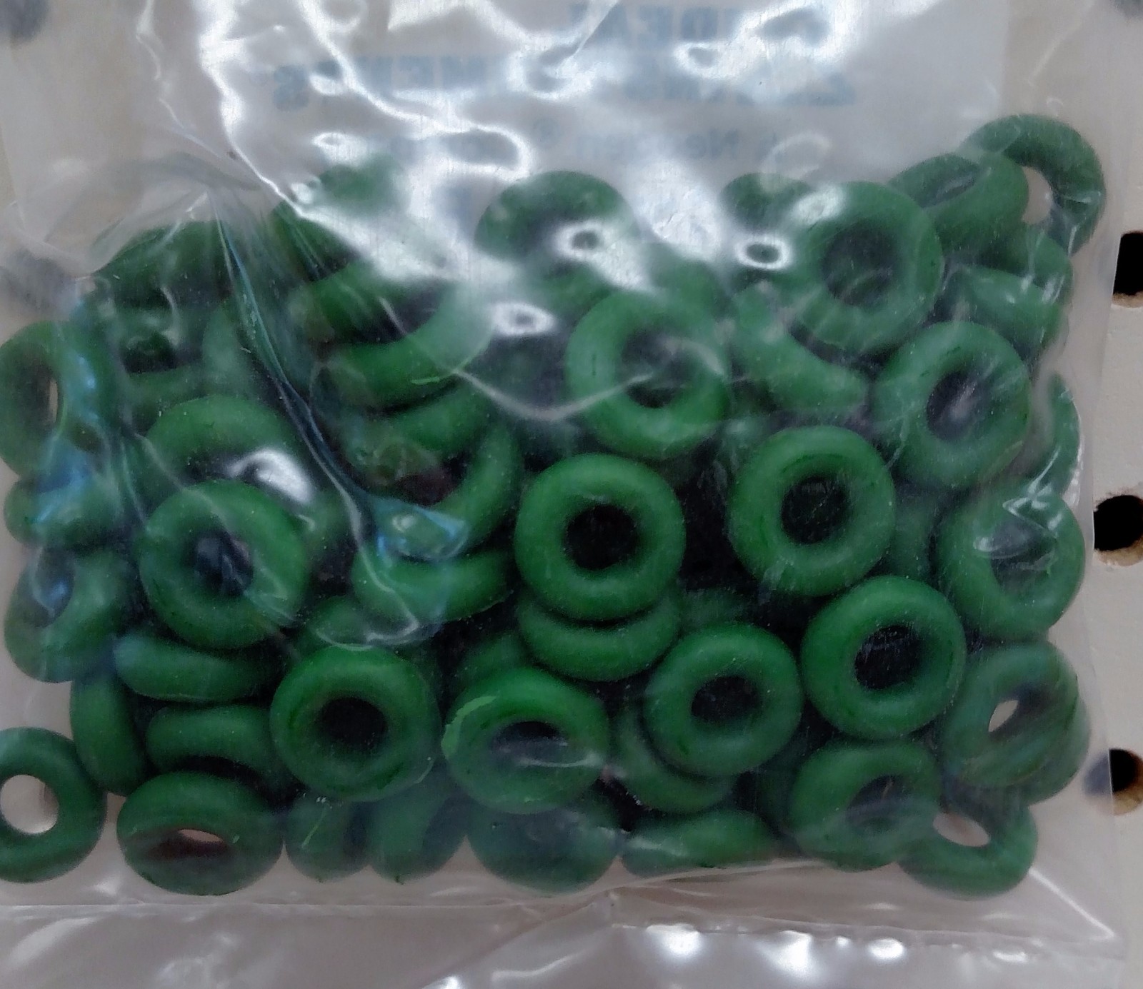 Elastrator Castrating Docking 100ct Bands Rings Calf Goat Sheep Lambs Pigs