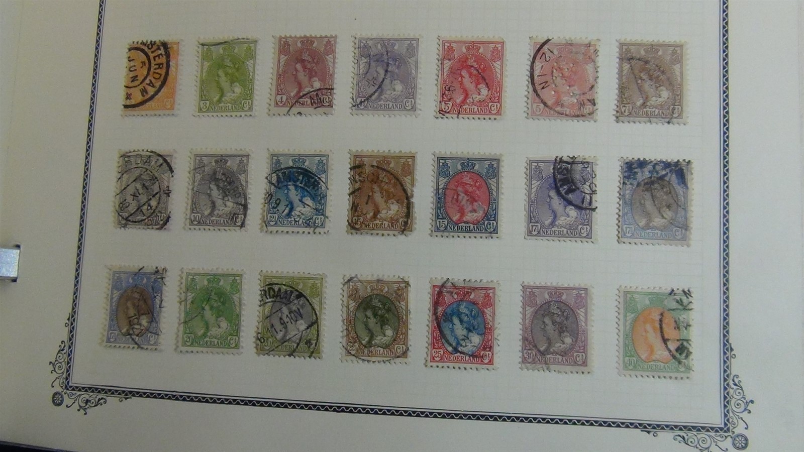 Stampsweis Netherlands collection on Scott Specialty album pages est 1000 to '72