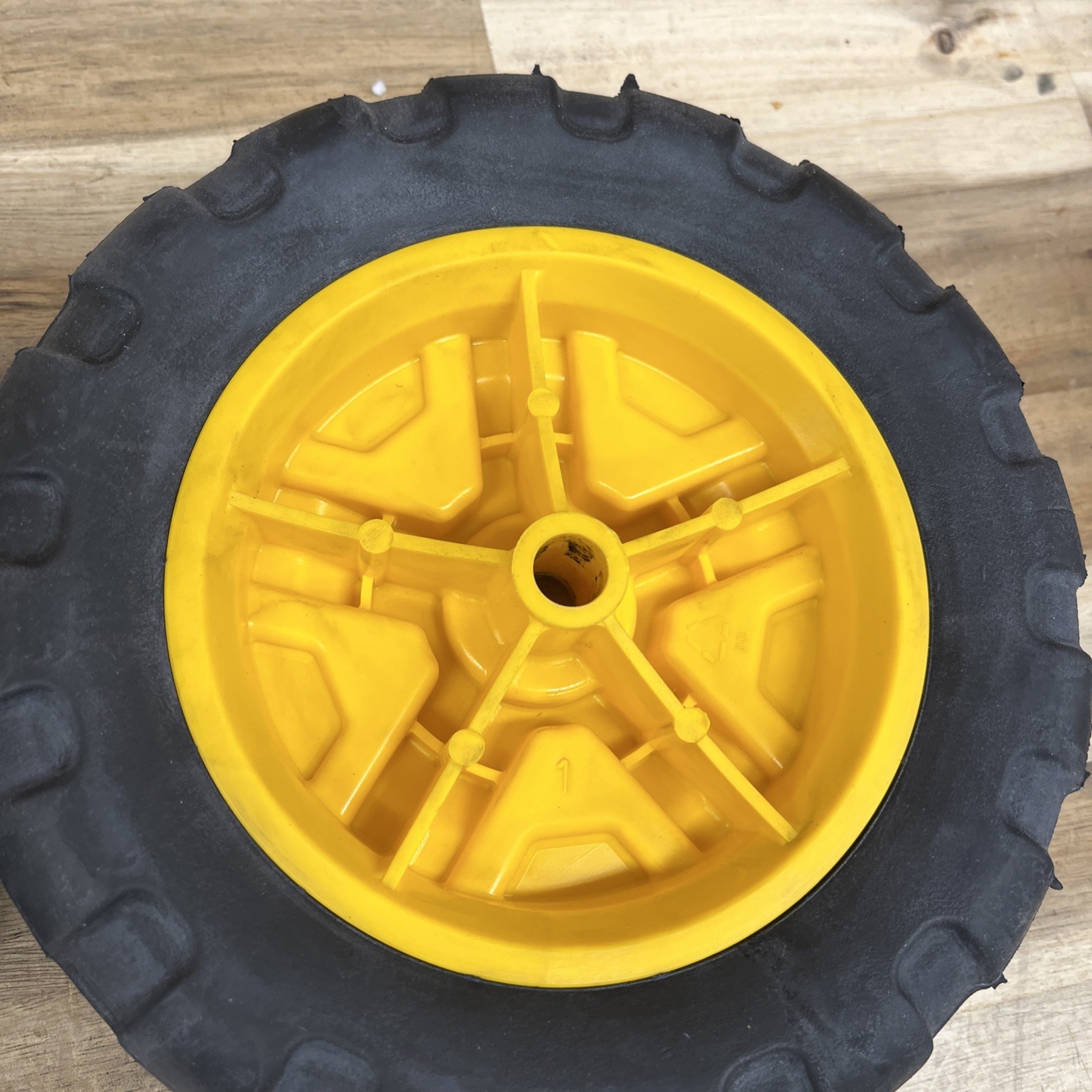 DEWALT DWE74911 31.5 lbs. Rolling Table Saw Stand With Used Wheels-P5-10