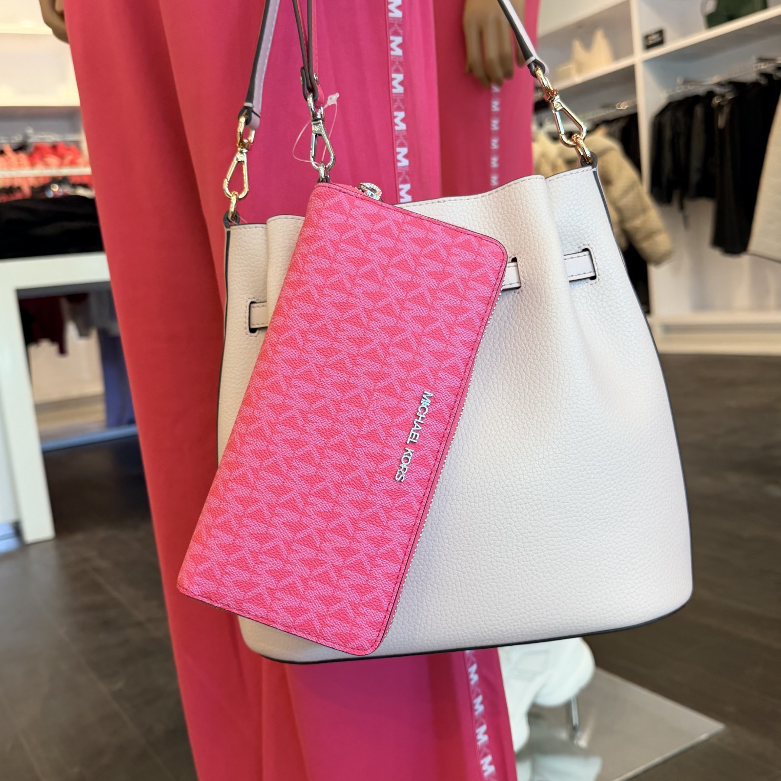 MICHAEL KORS JET SET TRAVEL LG CONTINENTAL WALLET WRISTLET MK LOGO Pink Hibiscus