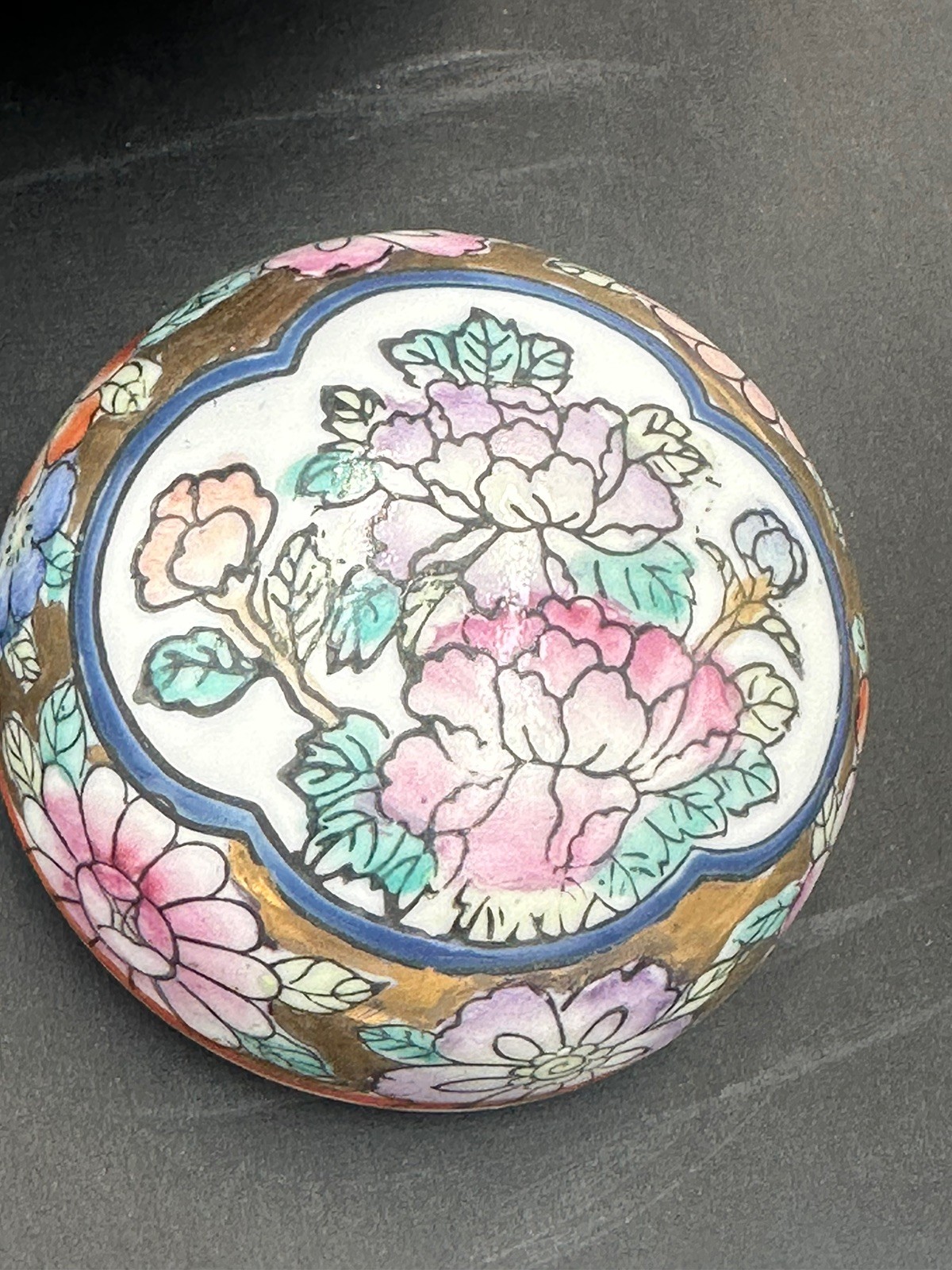 Vintage Chinese Ginger Jar w Lid Famille Rose Gold Satsuma Style Moriage 1960s