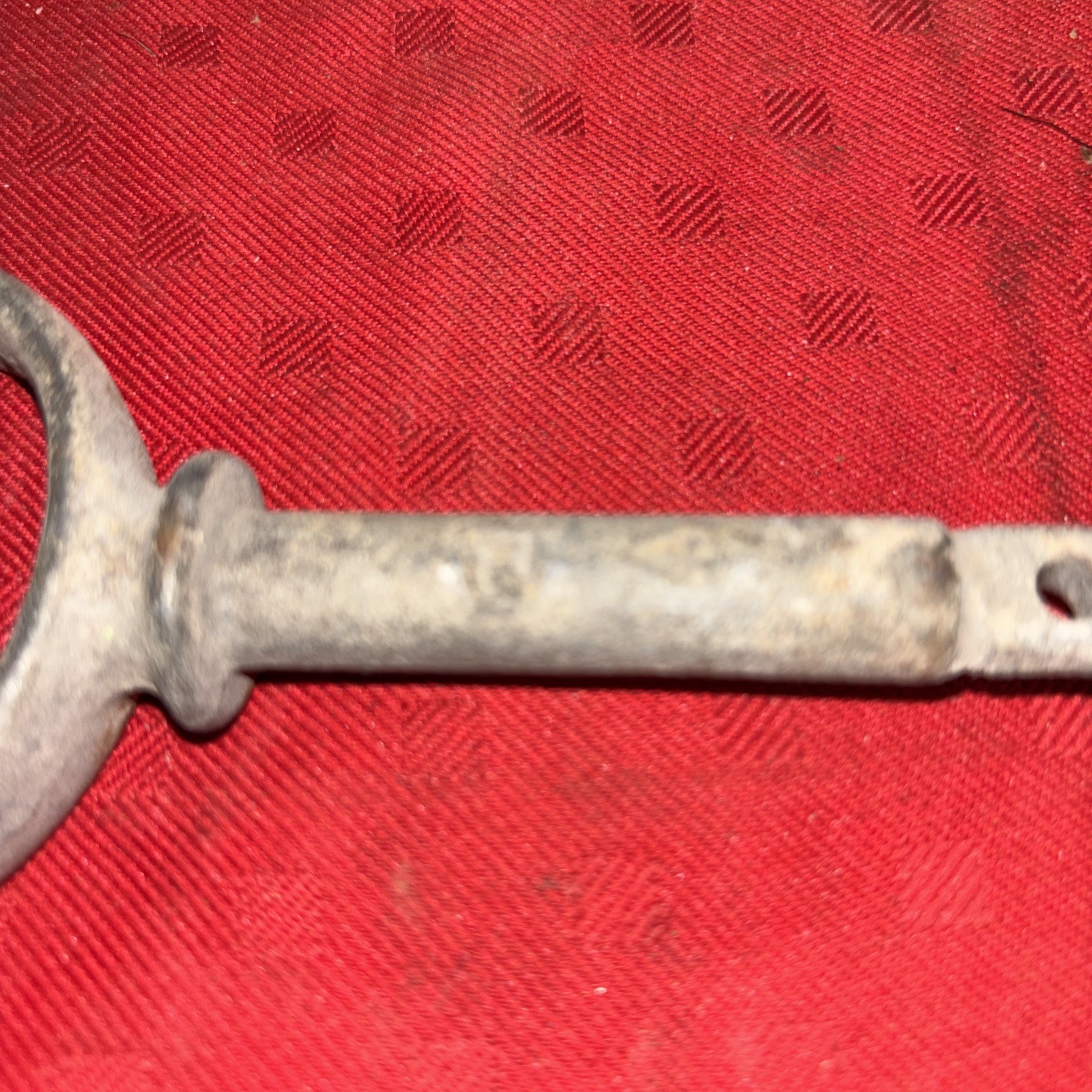 VINTAGE Metal - ONE OAR LOCK DRILLED FOR A PIN - TOOL/MARINE/NAUTICAL