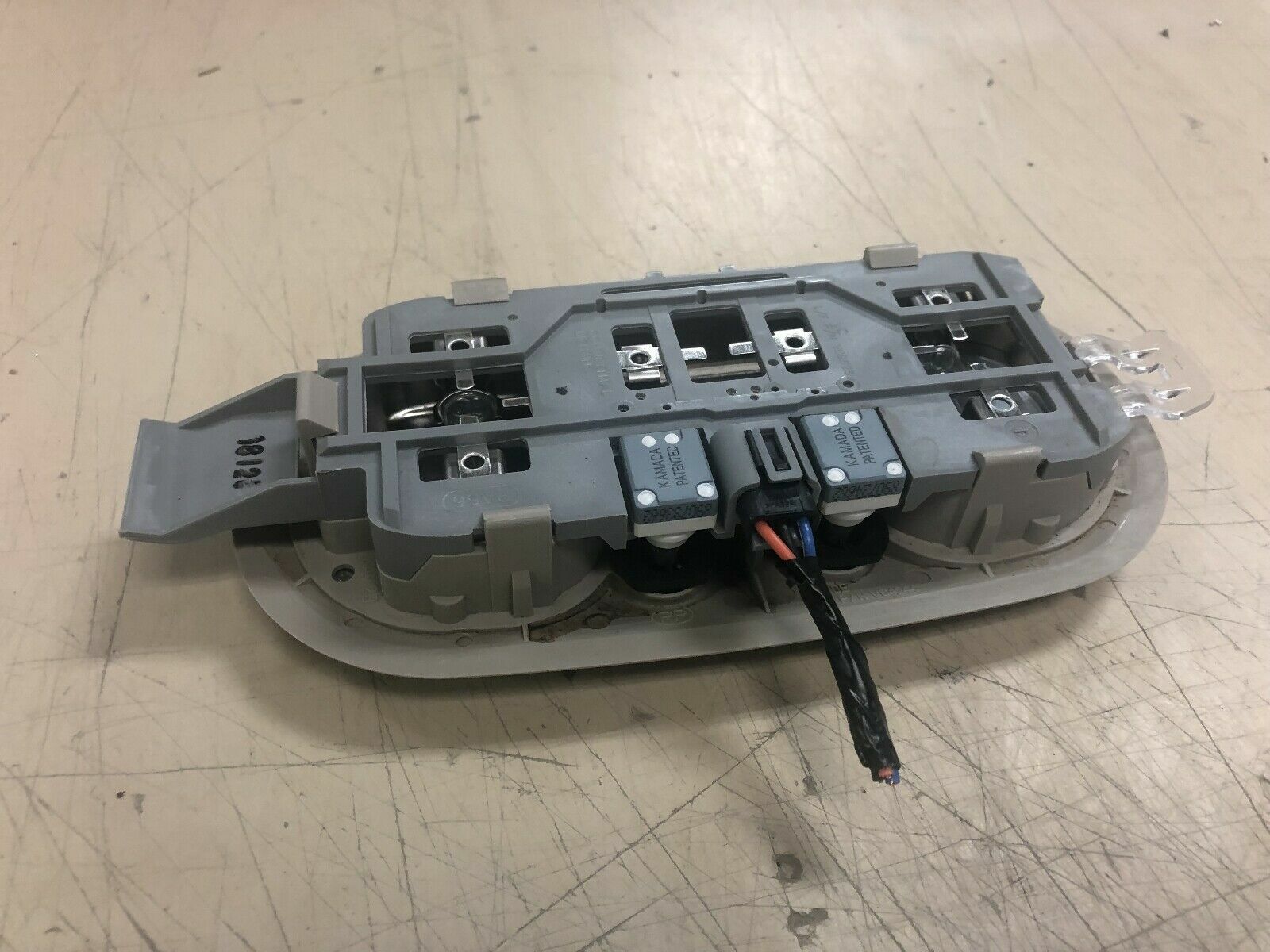 New 2003-2024 Chevy Express/GMC Savanna Passenger Van Neutral Dome Light VC4244