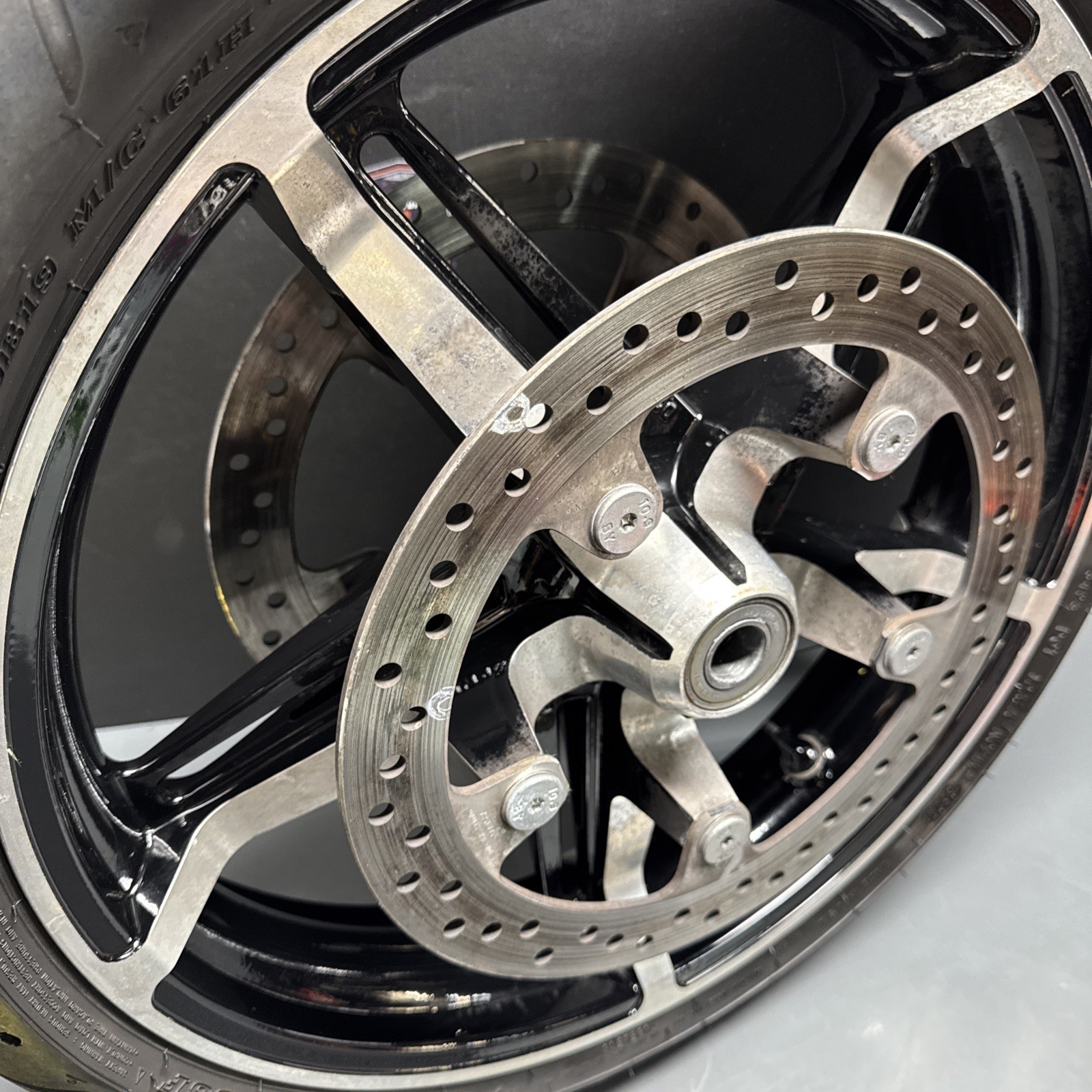 HARLEY TOURING HELIX 19x3.5 FRONT WHEEL ROTORS TIRE 43300926 41500158A 43100045