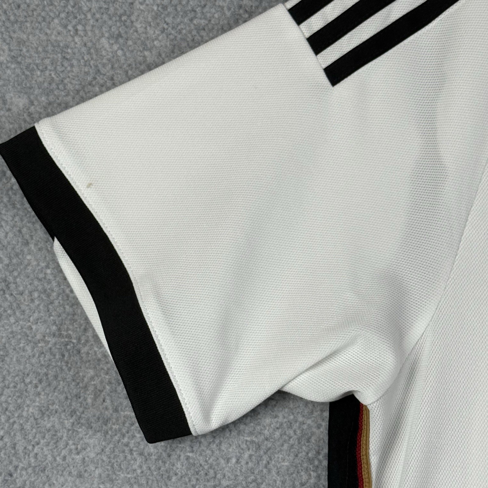 Adidas 2022 FIFA World Cup Germany White Black Soccer Jersey Shirt Size Large