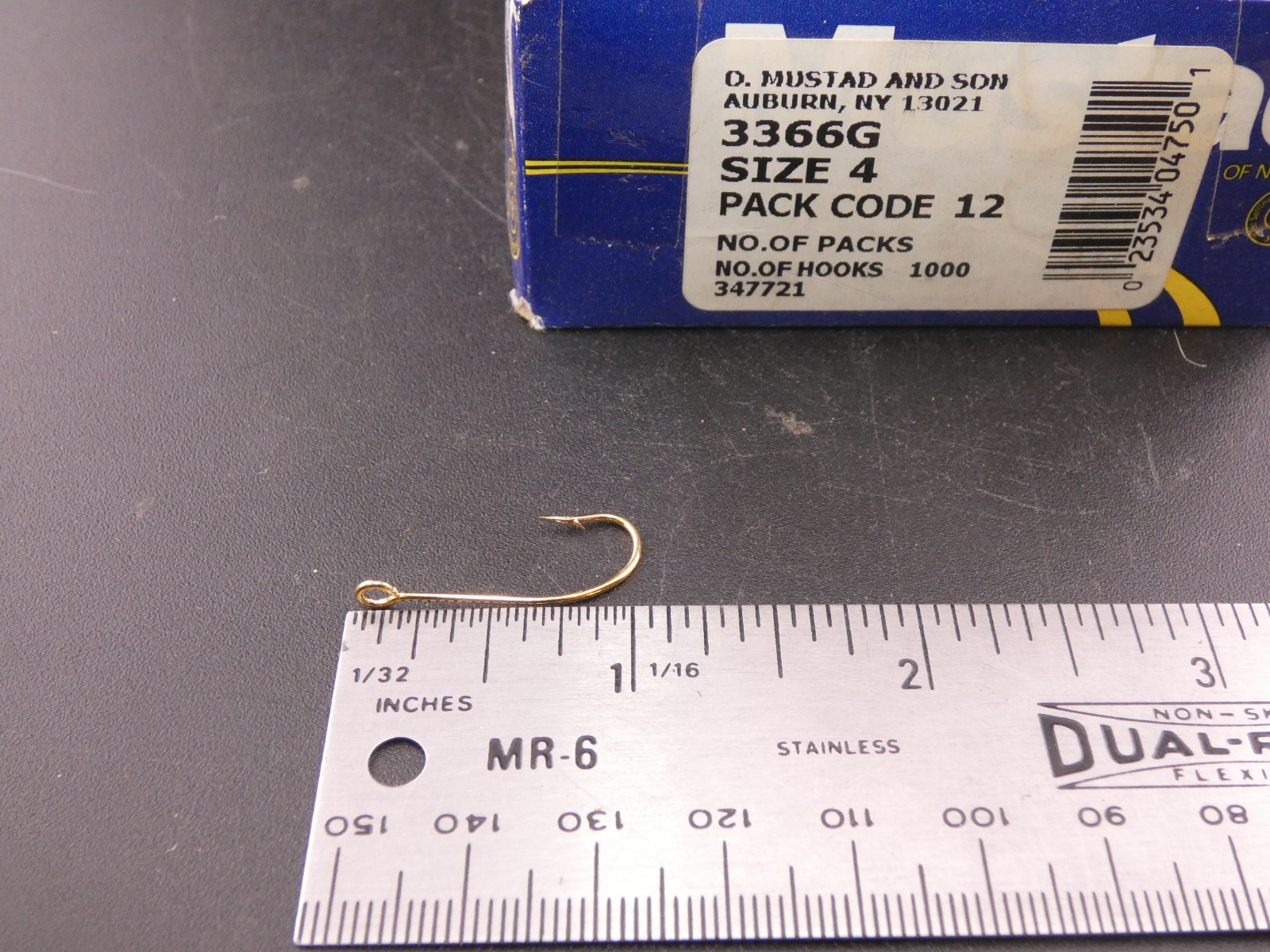 Mustad 3366G Size 4 Gold Hooks Large Eye Bulk Lot 100 Fish Fishing Hooks