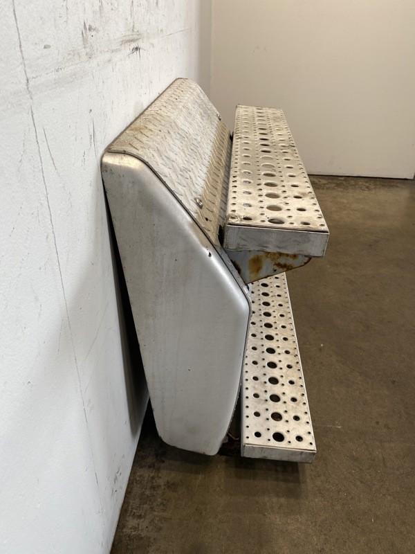 2018 Freightliner Cascadia 125 Battery Box Cover A0688241017 (683-10198)