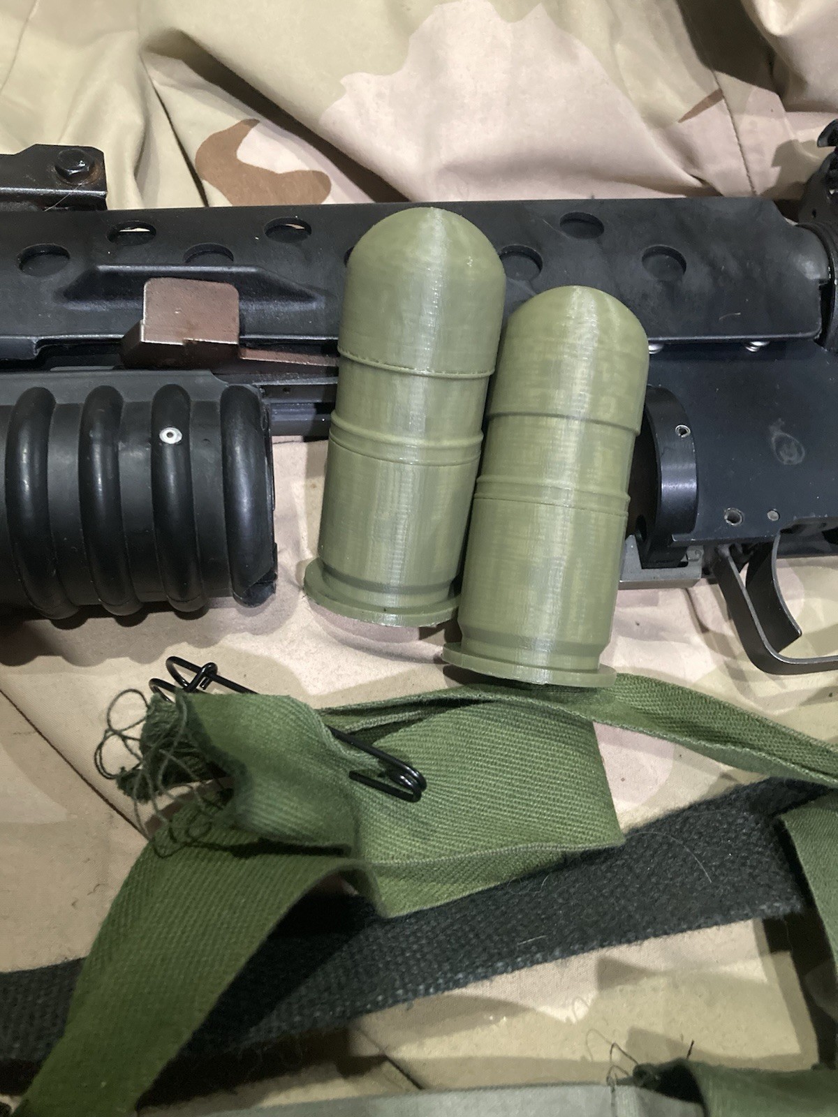 40mm Inert Replica HEDP (37mm sized) For Living History W/bandolier USGI Nam