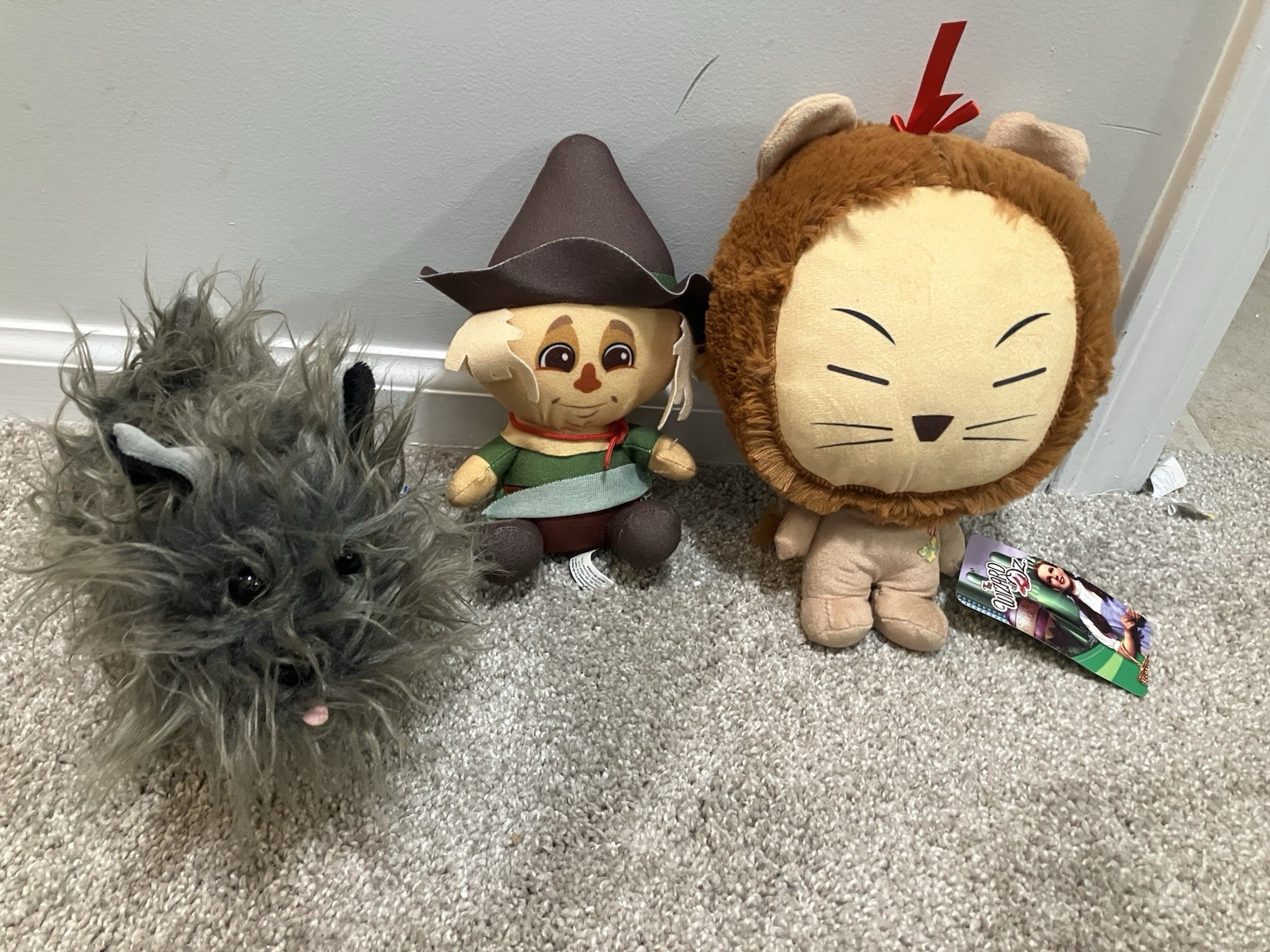 (3) WIZARD OF OZ PLUSH DOLLS TOTO LION SCARECROW