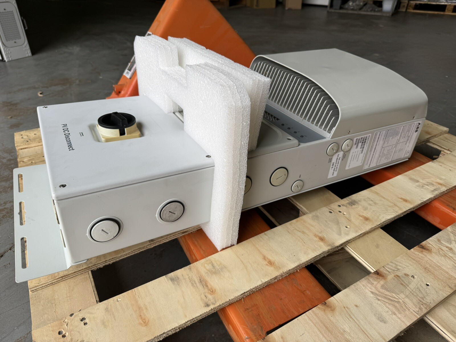 ABB Photovoltaic Grid Tied Inverter Model PVI-4.2-OUTD-S-US-A Refurbished