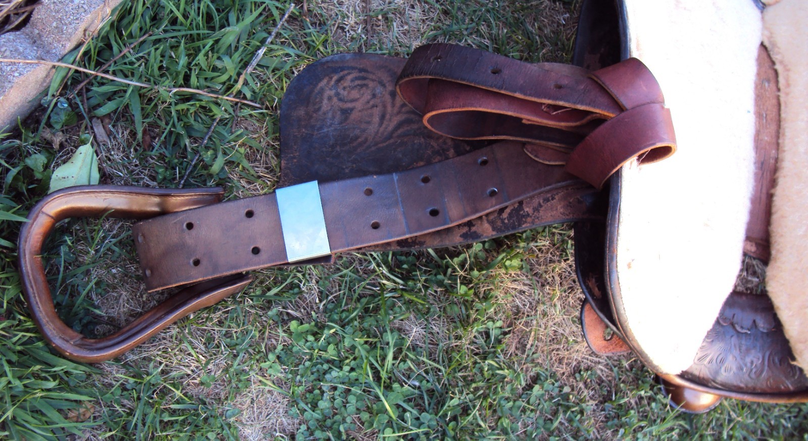 SIMCO Western Show / Parade Saddle- 15" -SILVER HEARTS- Tooled Design -STUNNING!