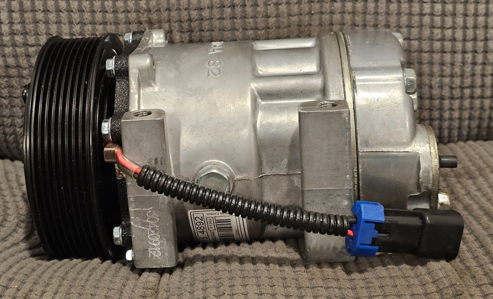 QUE - QP7H15-4892 - Compressor w/ Clutch