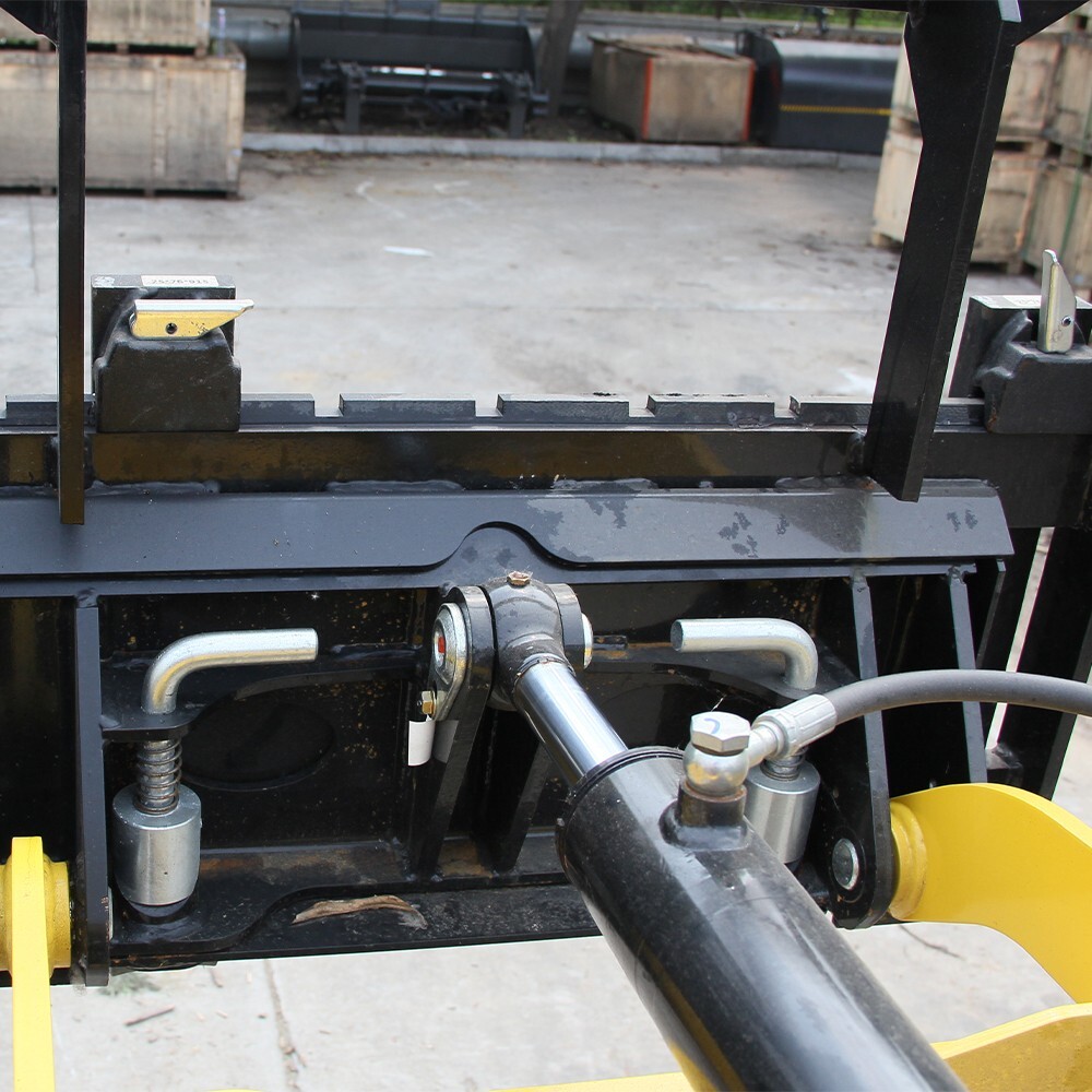 MachPro Skid Steer Pallet 2500lbs 35.5" Skid Steer Pallet Fork Attachment