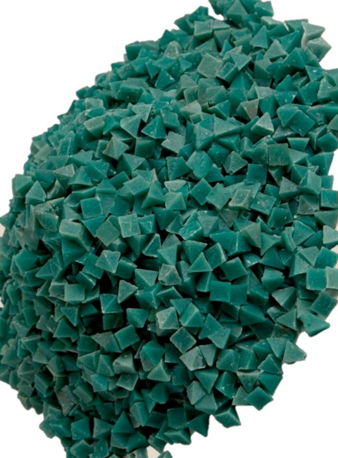 2 lb. RESIN TUMBLING MEDIA RUST CUTTING ABRASIVE TUMBLER GREEN 1/4" PYRAMID SOFT