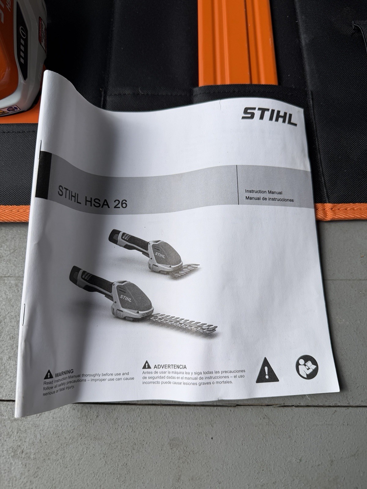 STIHL HSA 26 Cordless Garden Shears Hedge Trimmer + Battery, Case & Charger