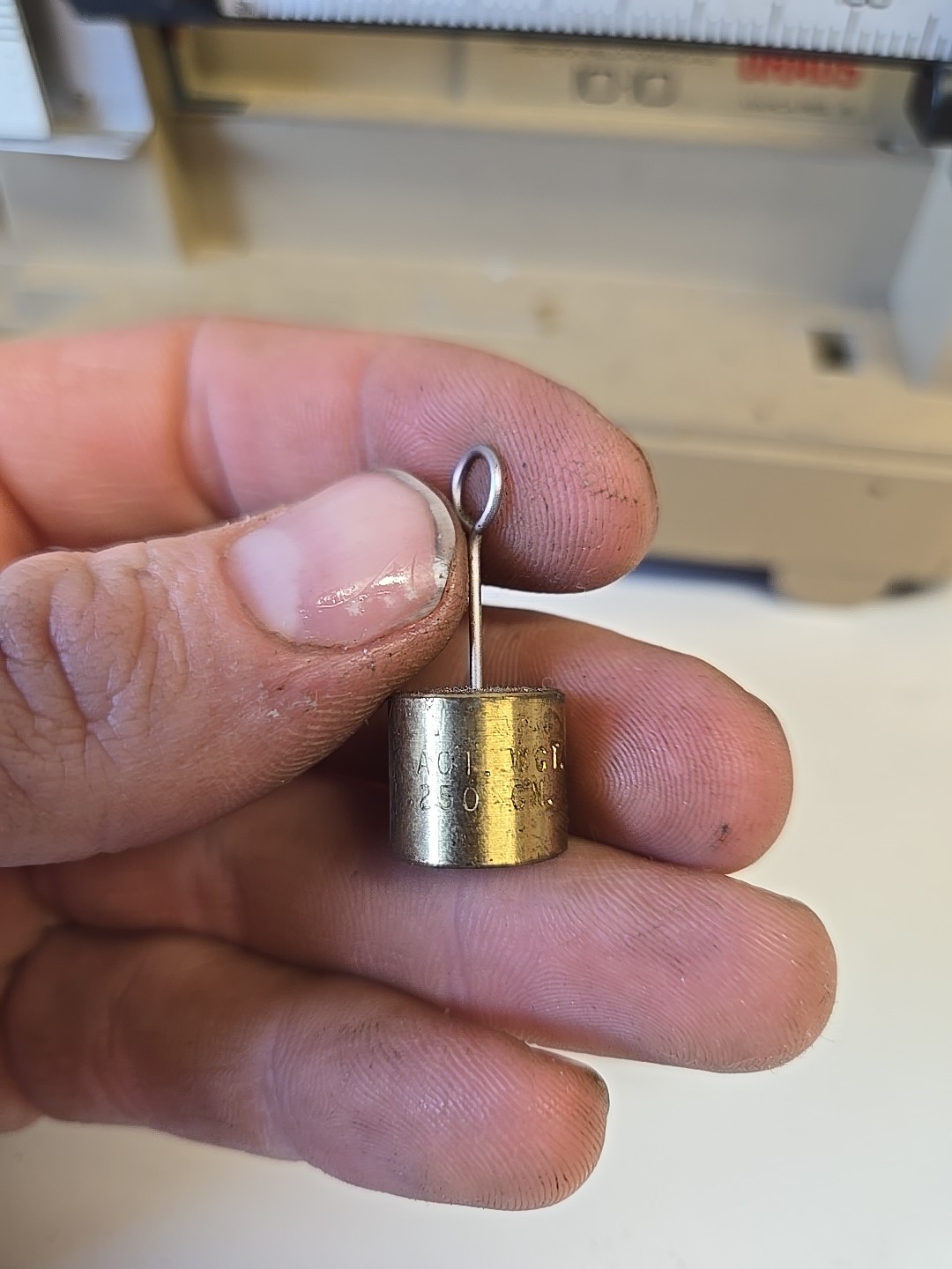 OHAUS Model 10-10 Reloading Balance Beam Scale (In Original Box)