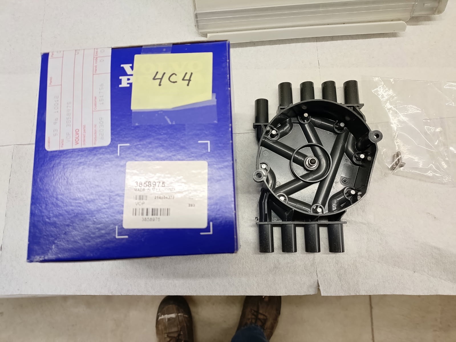 3858975 Volvo Distributer Cap OEM New.