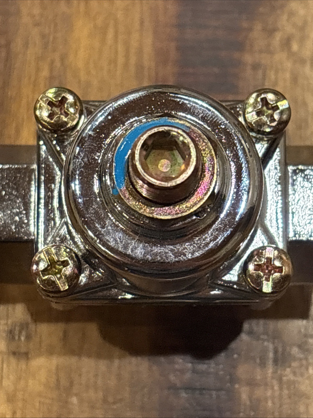 Holley Fuel Pressure Regulator 4-9psi Comes With A Bracket But NO SCREWS New