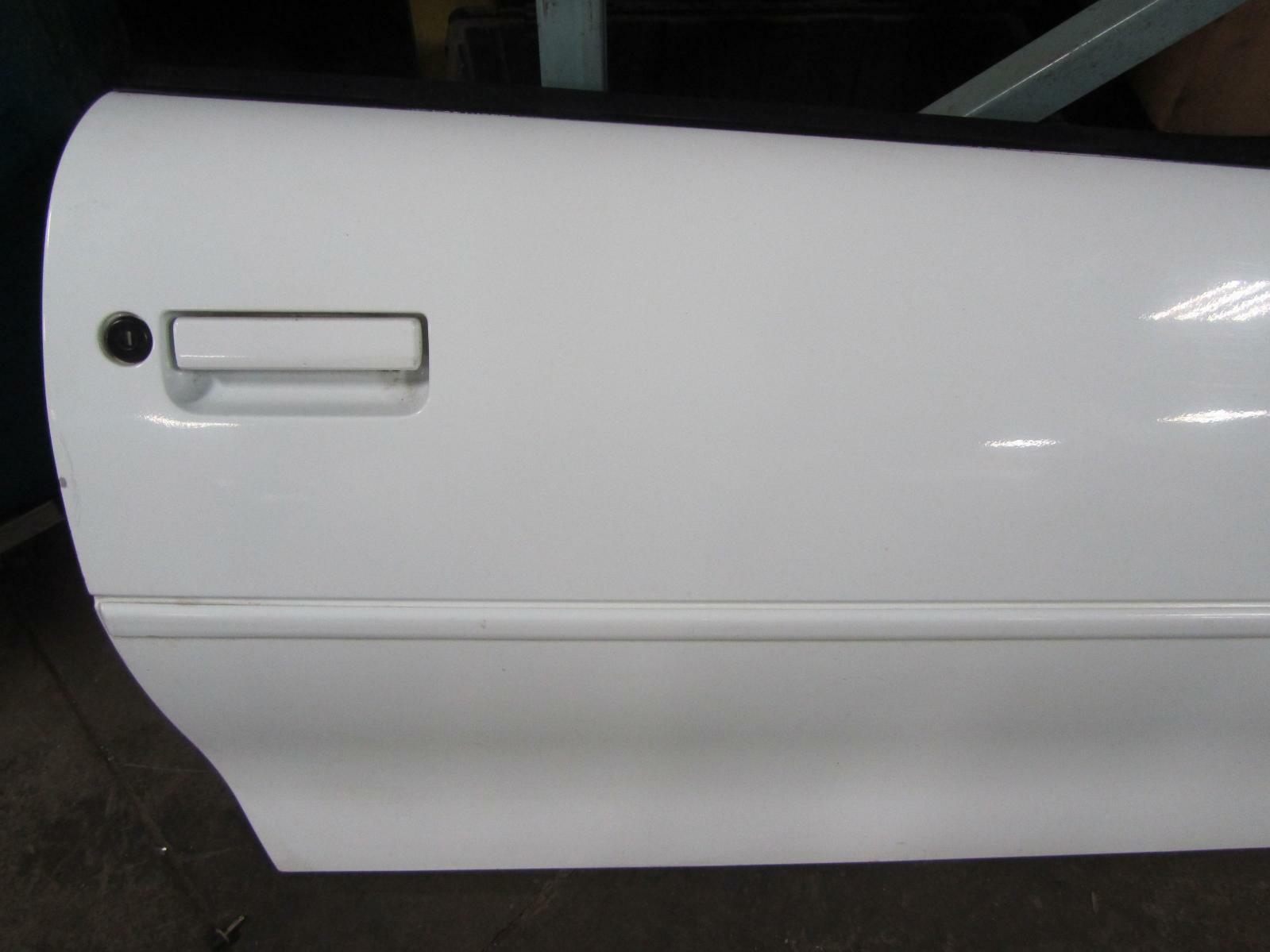 93-02 CHEVY CAMARO RF Right Front Passenger Side Door Electric White 9567