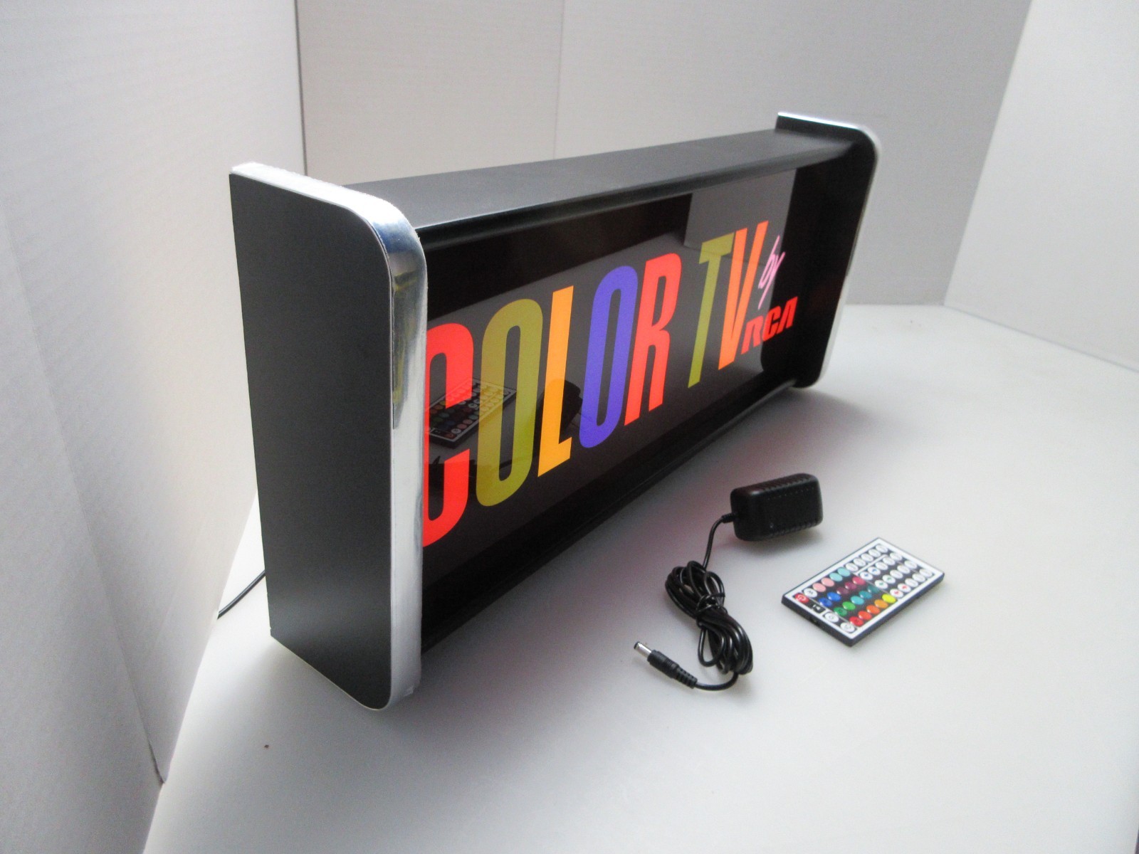 Color TV by RCA LED Display lighted sign lightbox Wall Hanging Light