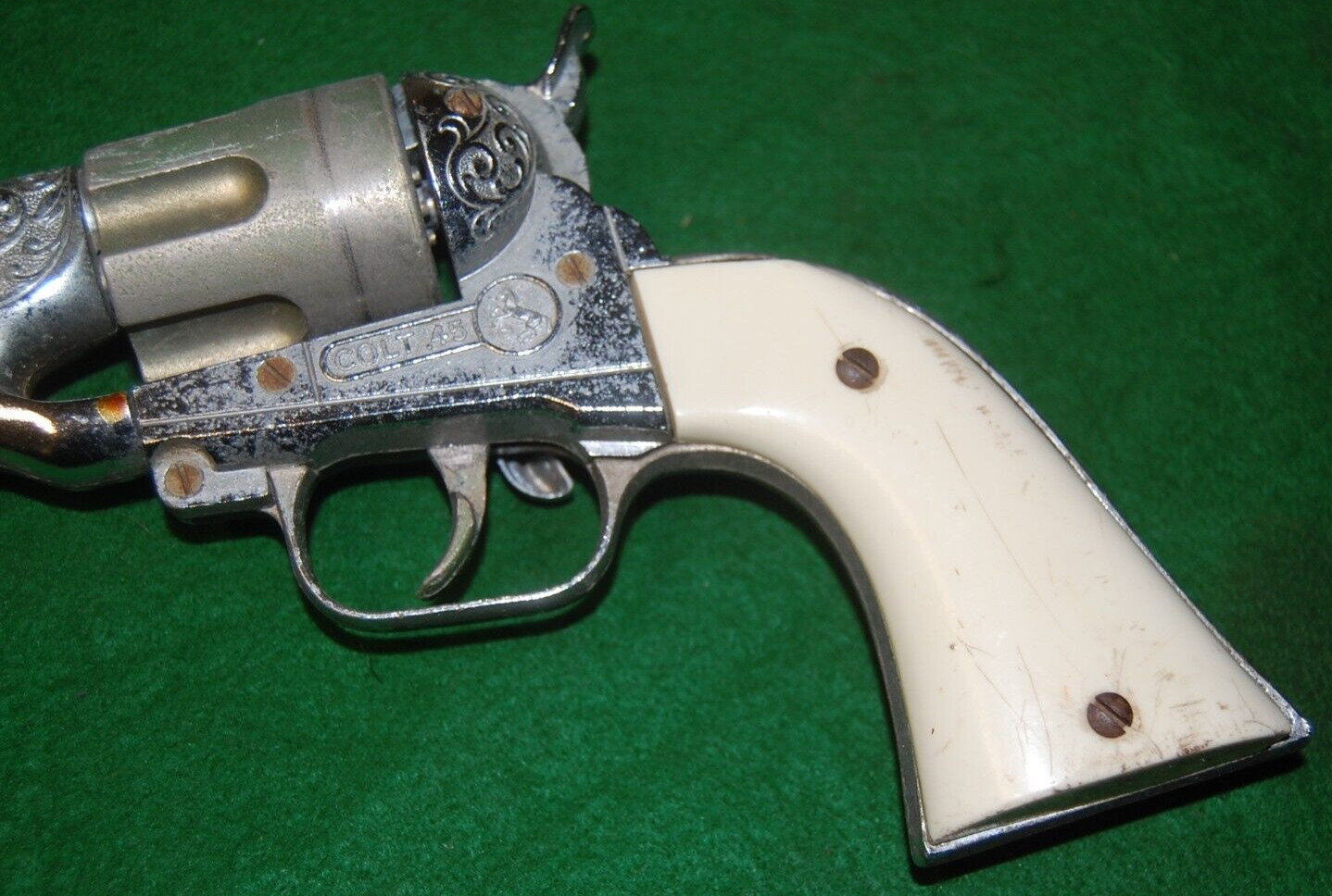 VINTAGE 1950s HUBLEY REPLICA COLT 45 TOY CAP GUN USED L1