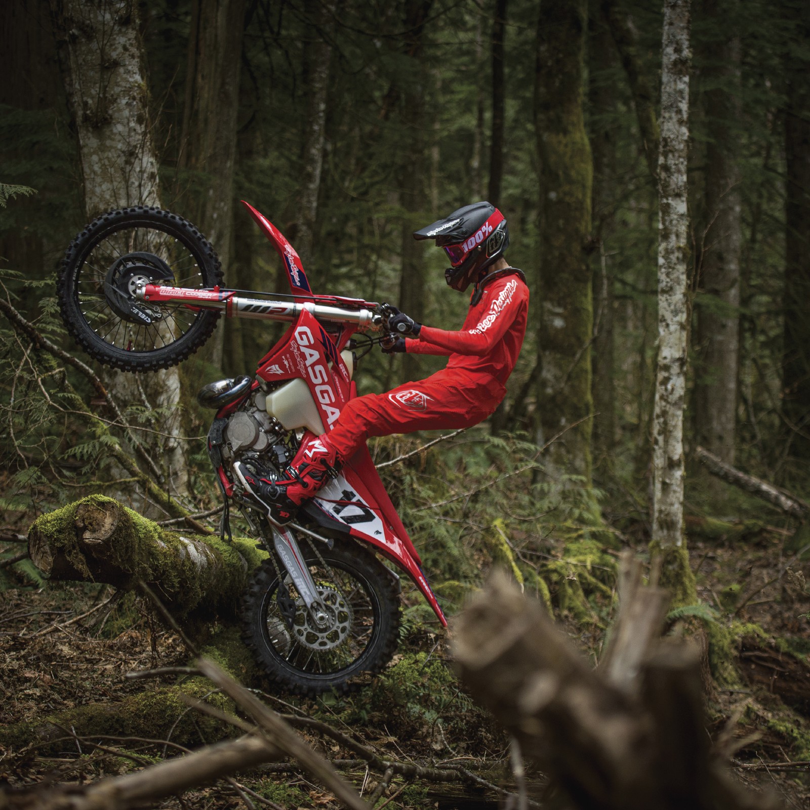 Atlas Defender CPC-00-010 Chest Protector, Digital Arctic, Velcro Closure