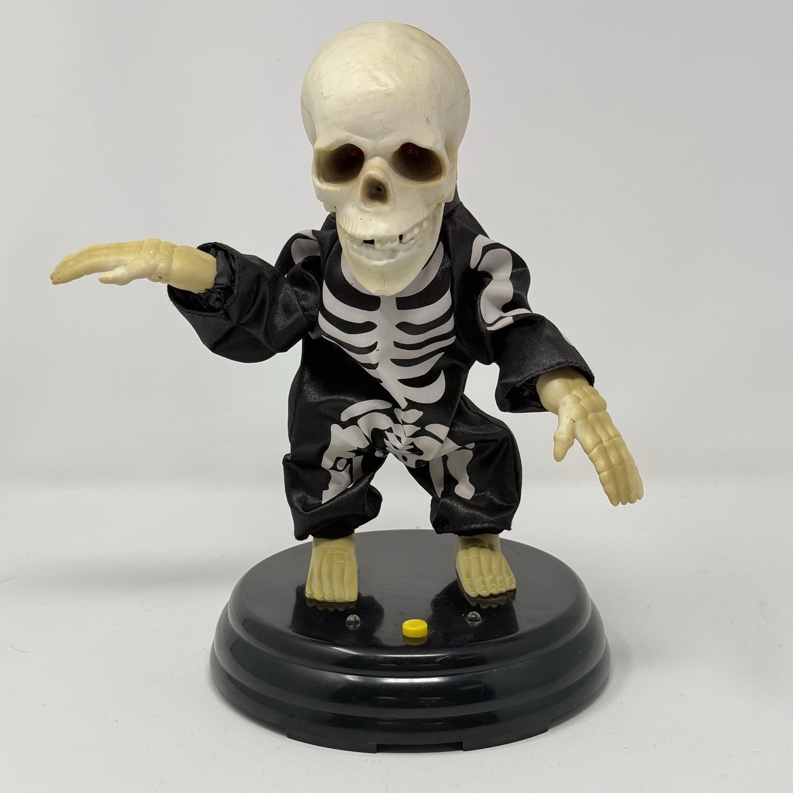 Fully Works Gemmy Groove Line Grave Raver Groovin’ Ghoul Skeleton Dancing