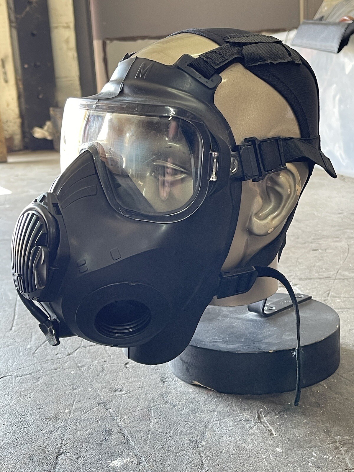 Gas Mask, C50 WITH CLEAR OUTSERT AND Drop Leg Bag, Medium, Avon Protection, Used