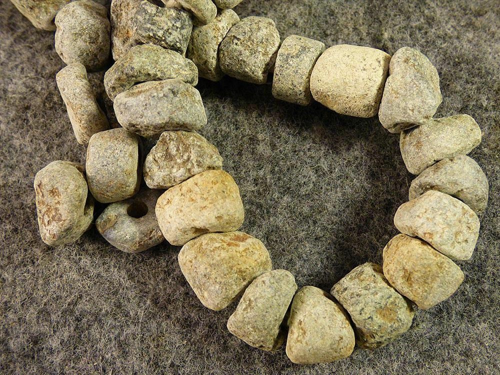 (5) Pre-1600 Cherokee Indian Drilled Stone Trade Beads Ancient Beads Nice Patina