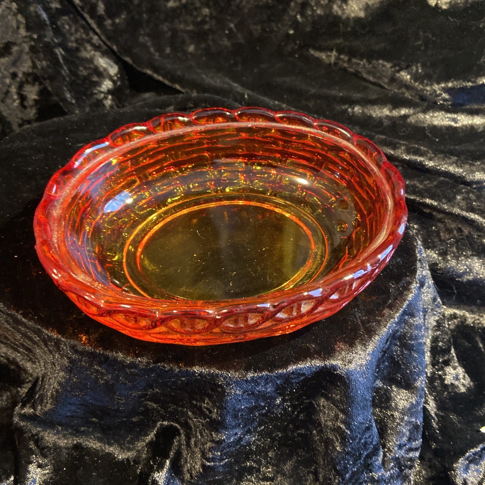 Rare Vintage 6 Inch LE Smith Flame Glass Red Amberina Hen On Nest 2chicks