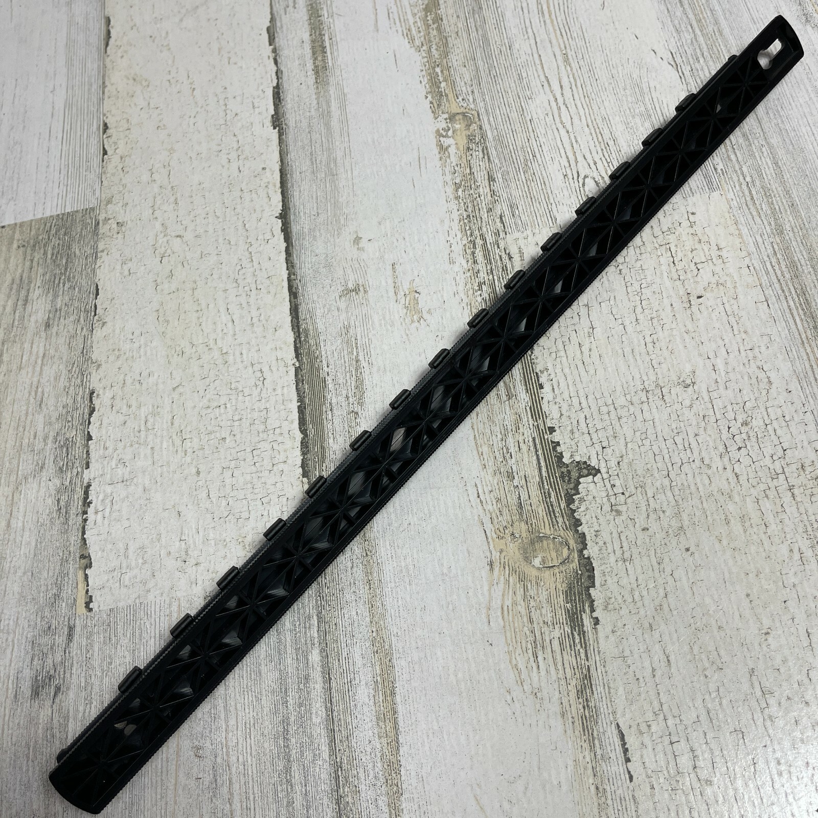 Ernst 1/4" Drive 18" Socket Organizer Rail with 15 Twist Lock Clips - Black