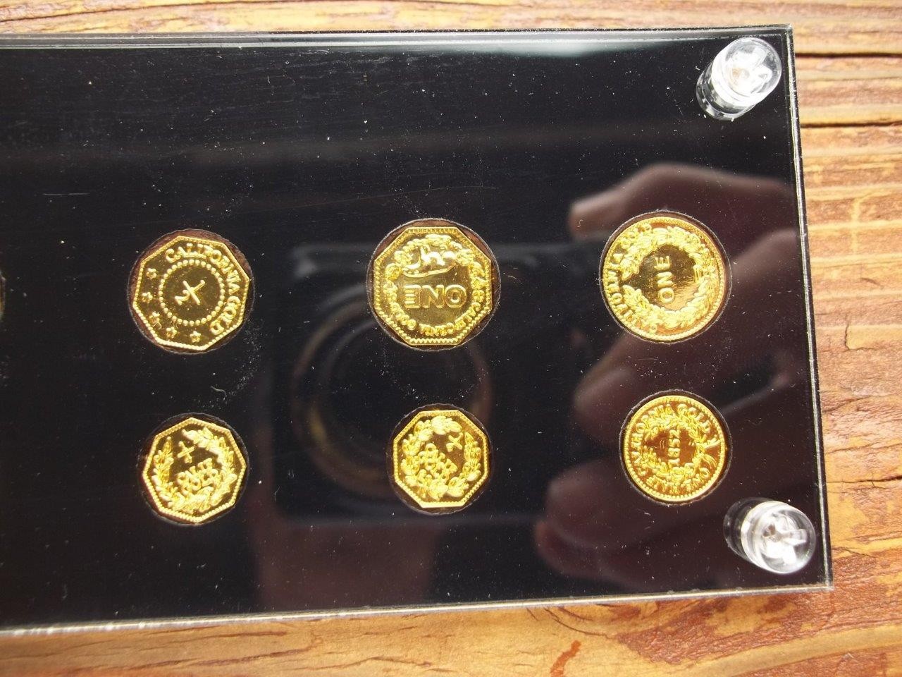 SOUVENIR CALIFORNIA GOLD TOKENS UNCIRCULATED TYPE SET 10 COINS IN CASE GIFT SHOP