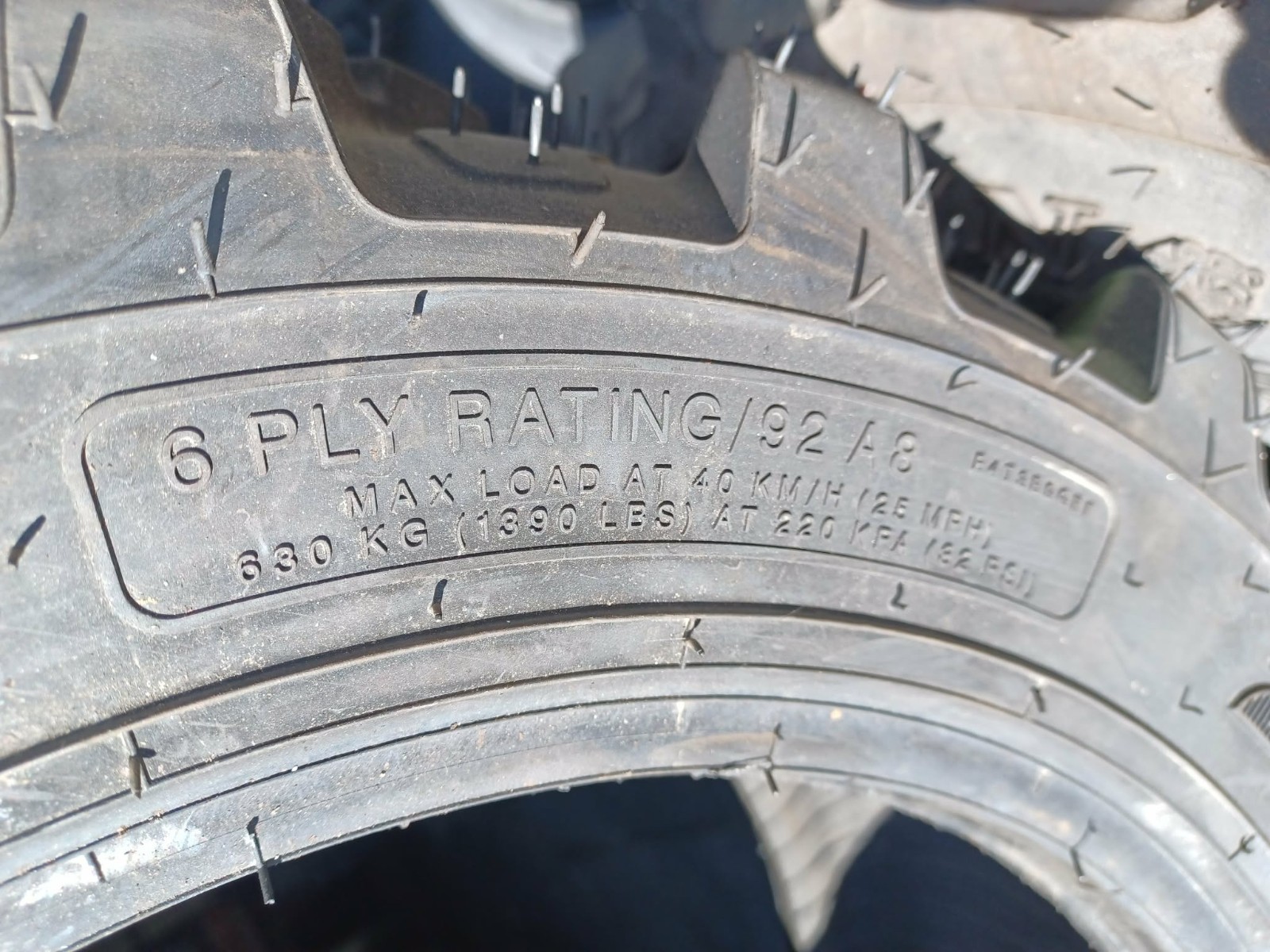 25x8.50-14 TIRE TURF R14T NEW COSMETIC BLEM 6PLY 2585014 25 8.50 14