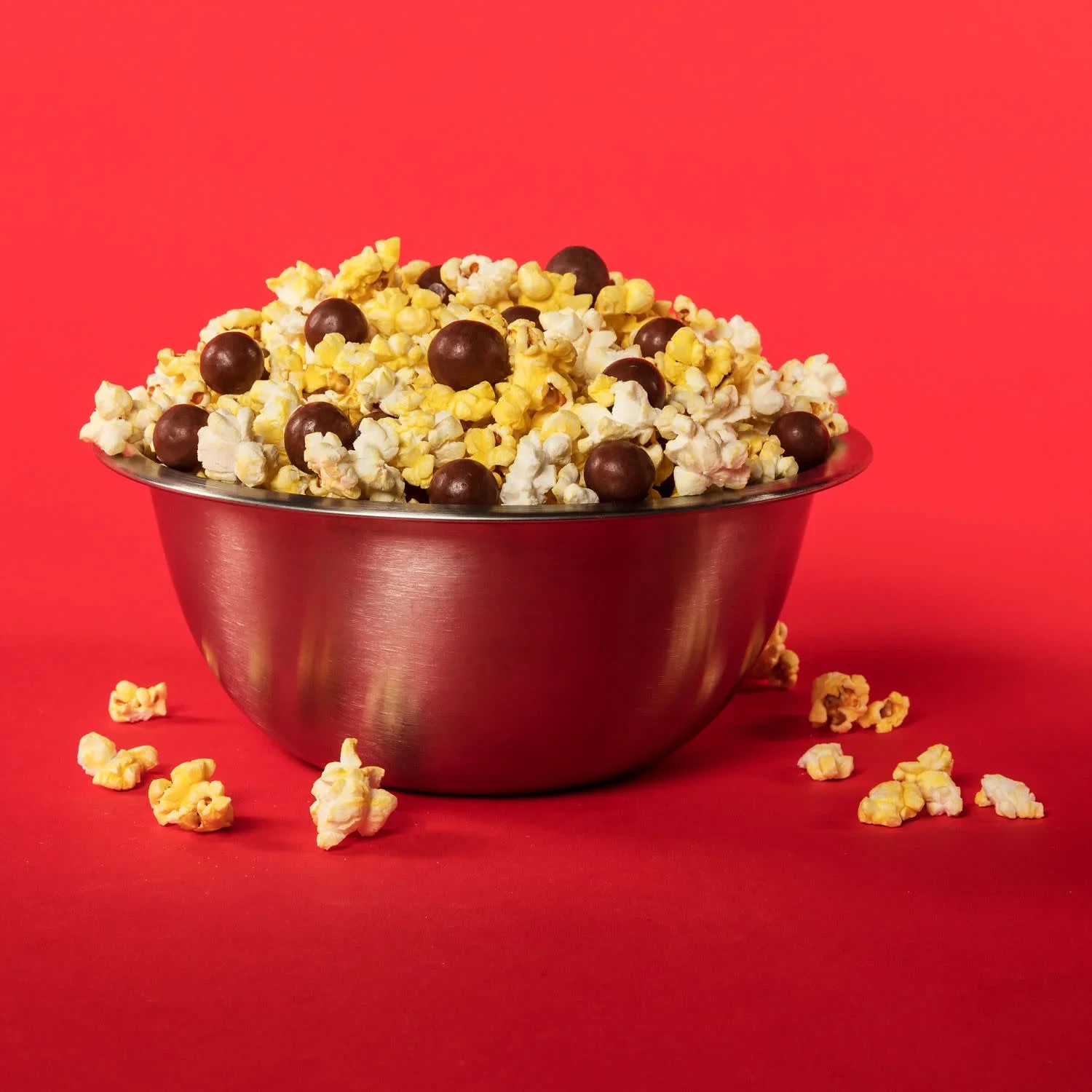 Whoppers Malted Milk Balls Candy, Carton 12 oz