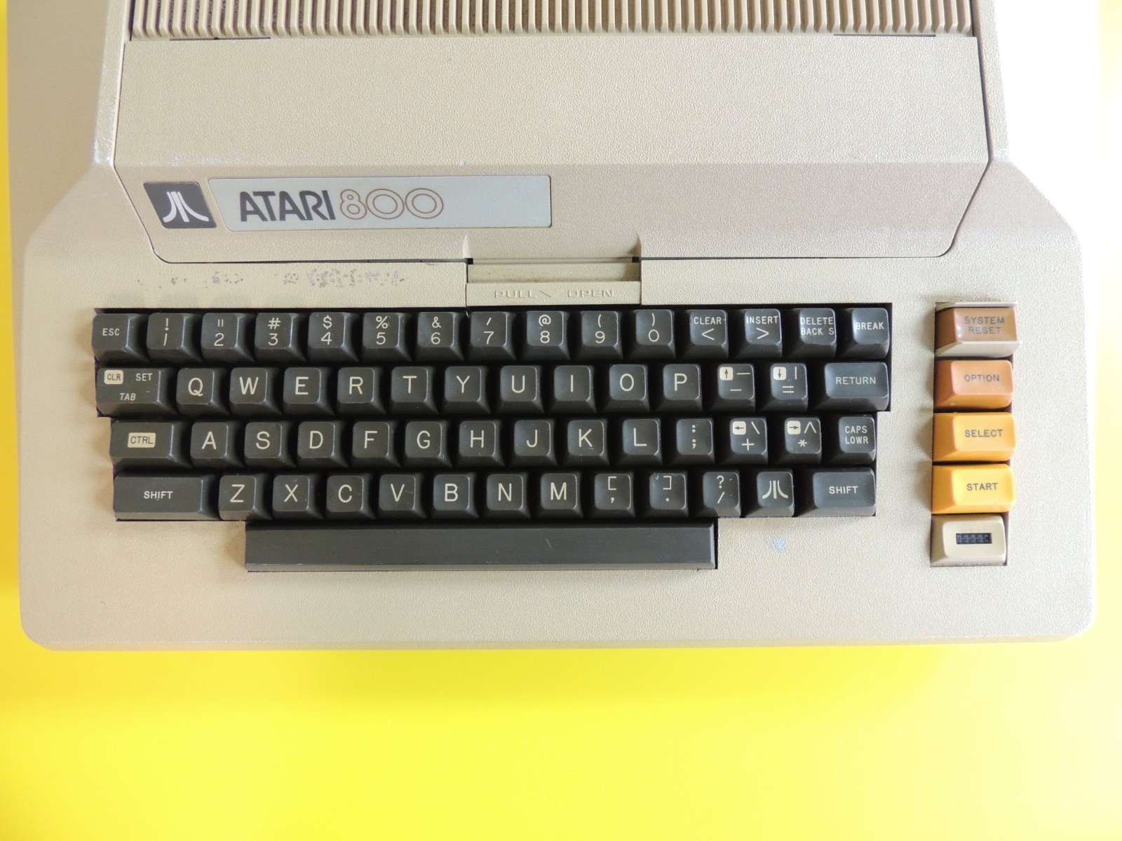 Atari 800 Vintage Home Computer – For Parts or Repair – READ