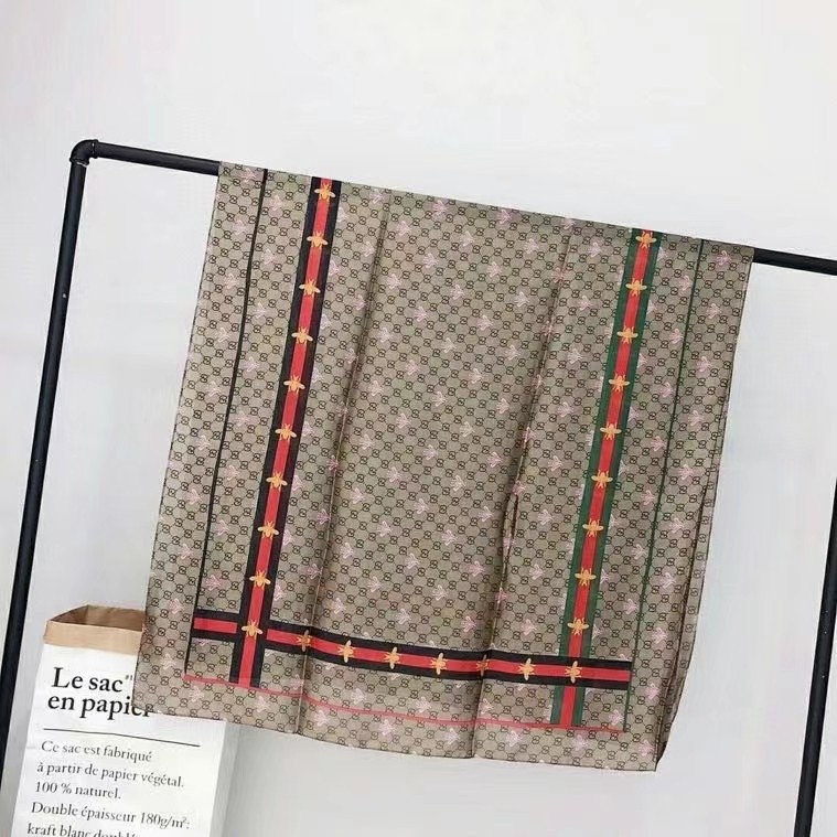 SCARF GUCCI SCARF SHAWL AUTHENTIC 100% SILK BEIGE CAMEL RED BLACK BEE CLASSIC