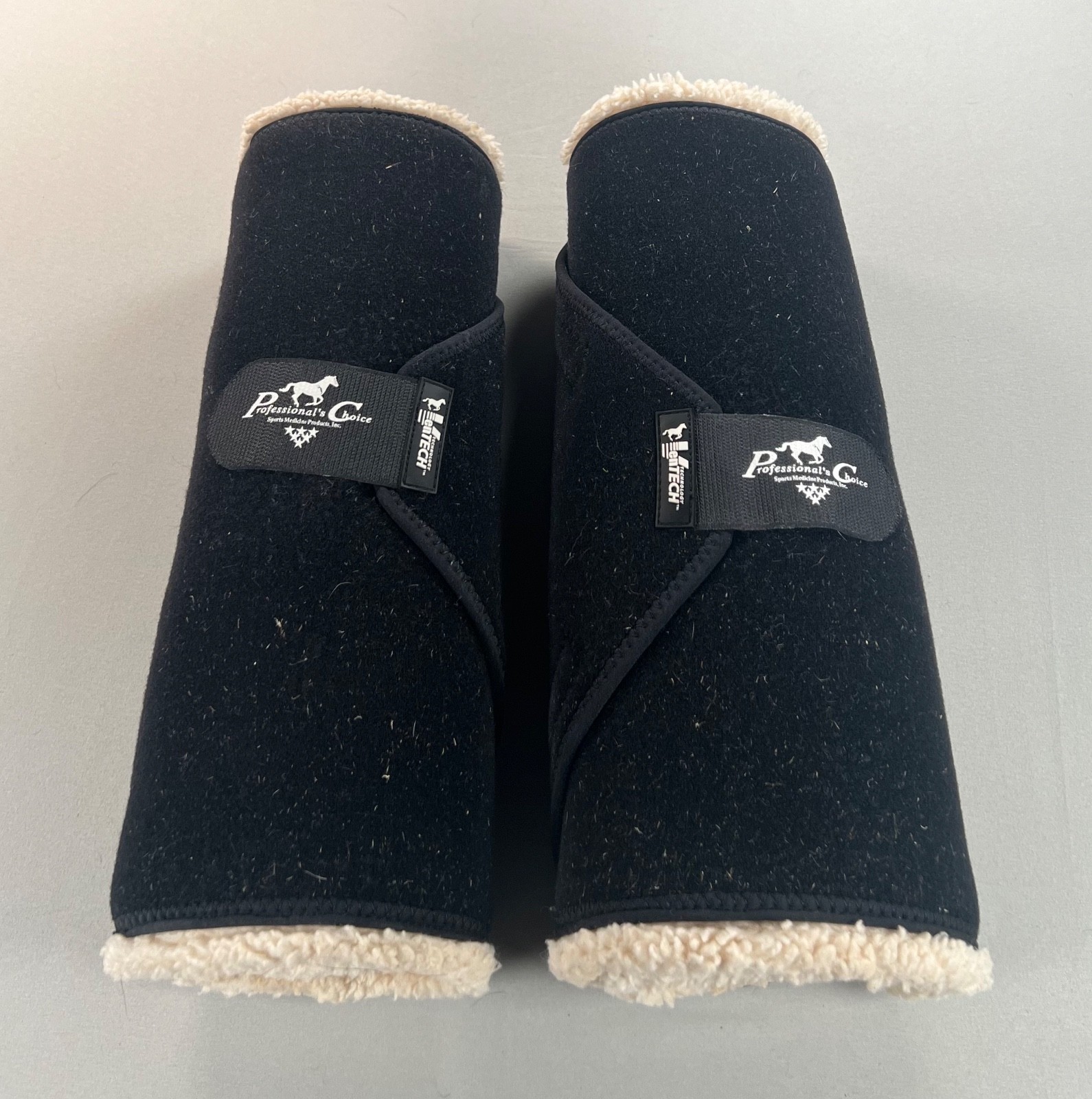 14" Professional's Choice Black VenTech Standing Wraps (Set of 2) - MSRP $130