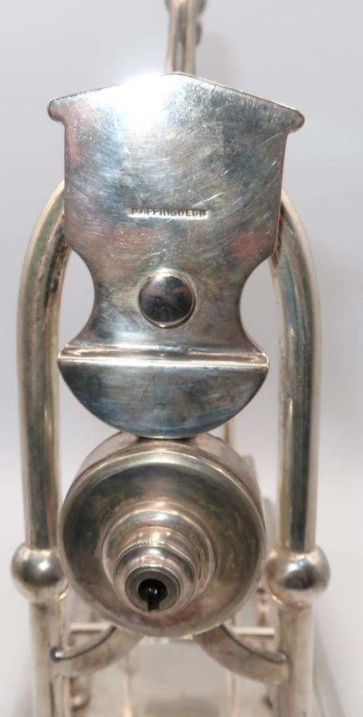 MAPPIN & WEBB Silver Plated Liquor TANTALUS w/ 3 Decanters & Lock, 13" x 12"